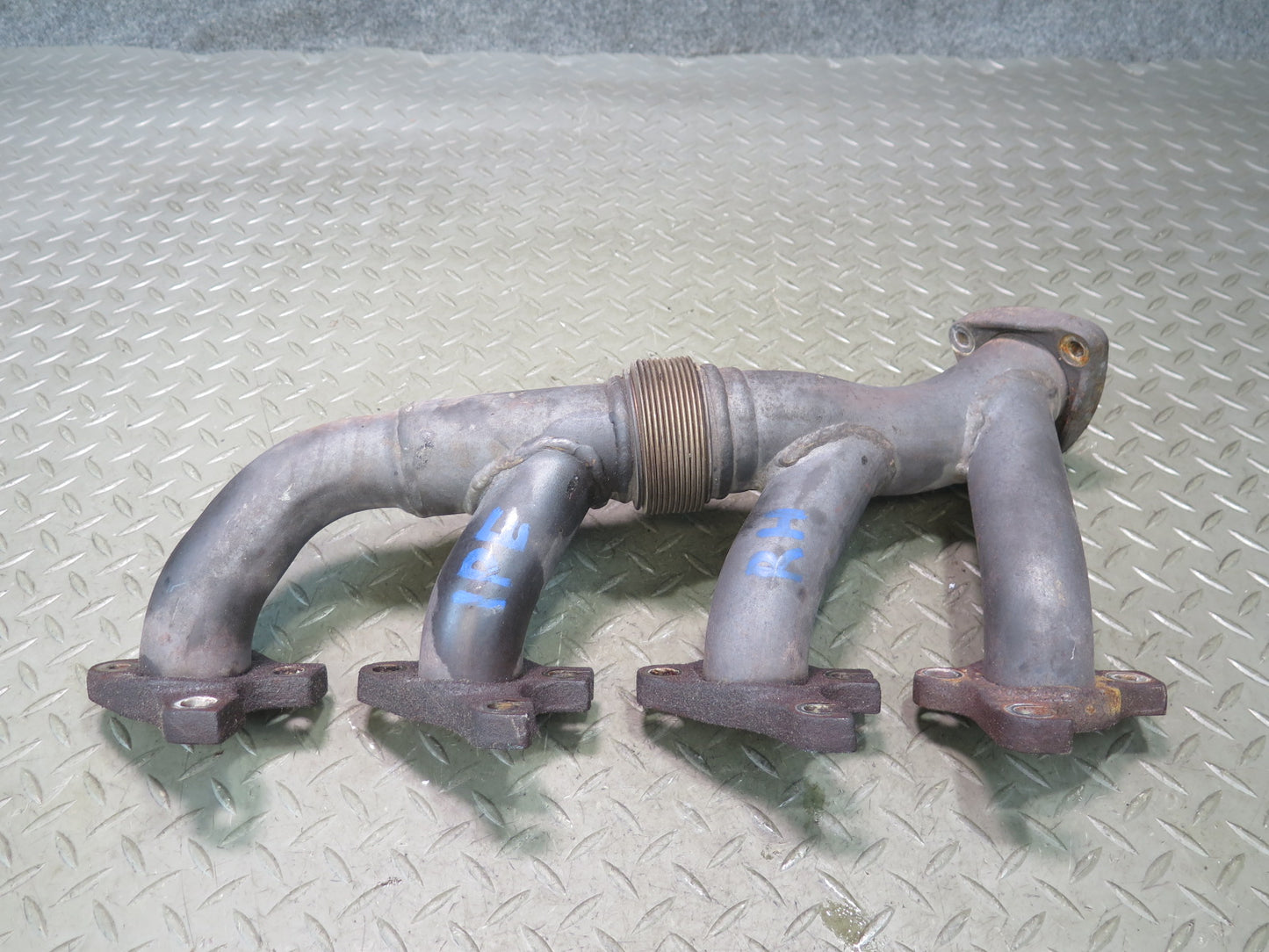 1987-1991 Porsche 928 S4 5.0L V8 Engine Left & Right Exhaust Manifold Set of 2