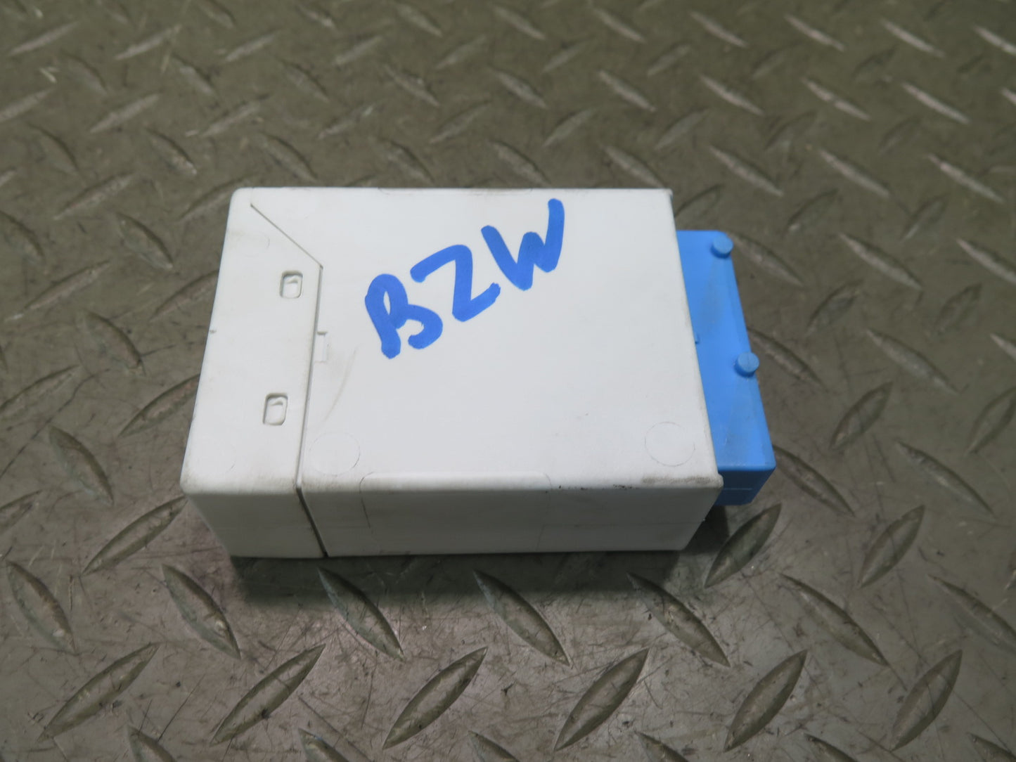 96-02 BMW E36/7 Z3 Windshield Wiper Relay Control Module 8366381 OEM