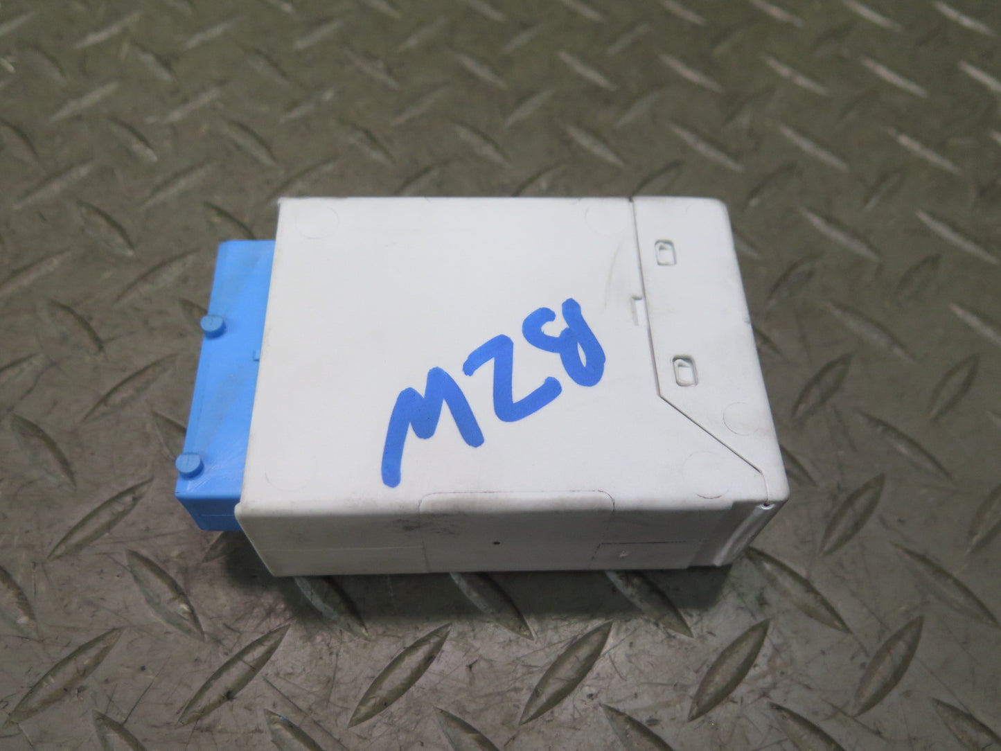 96-02 BMW E36/7 Z3 Windshield Wiper Relay Control Module 8366381 OEM