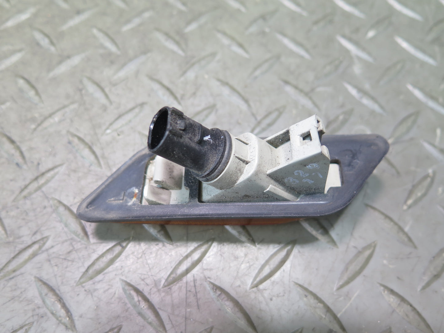 96-02 BMW E36/7 Z3 Front Left & Right Fender Marker Turn Signal Light Set OEM