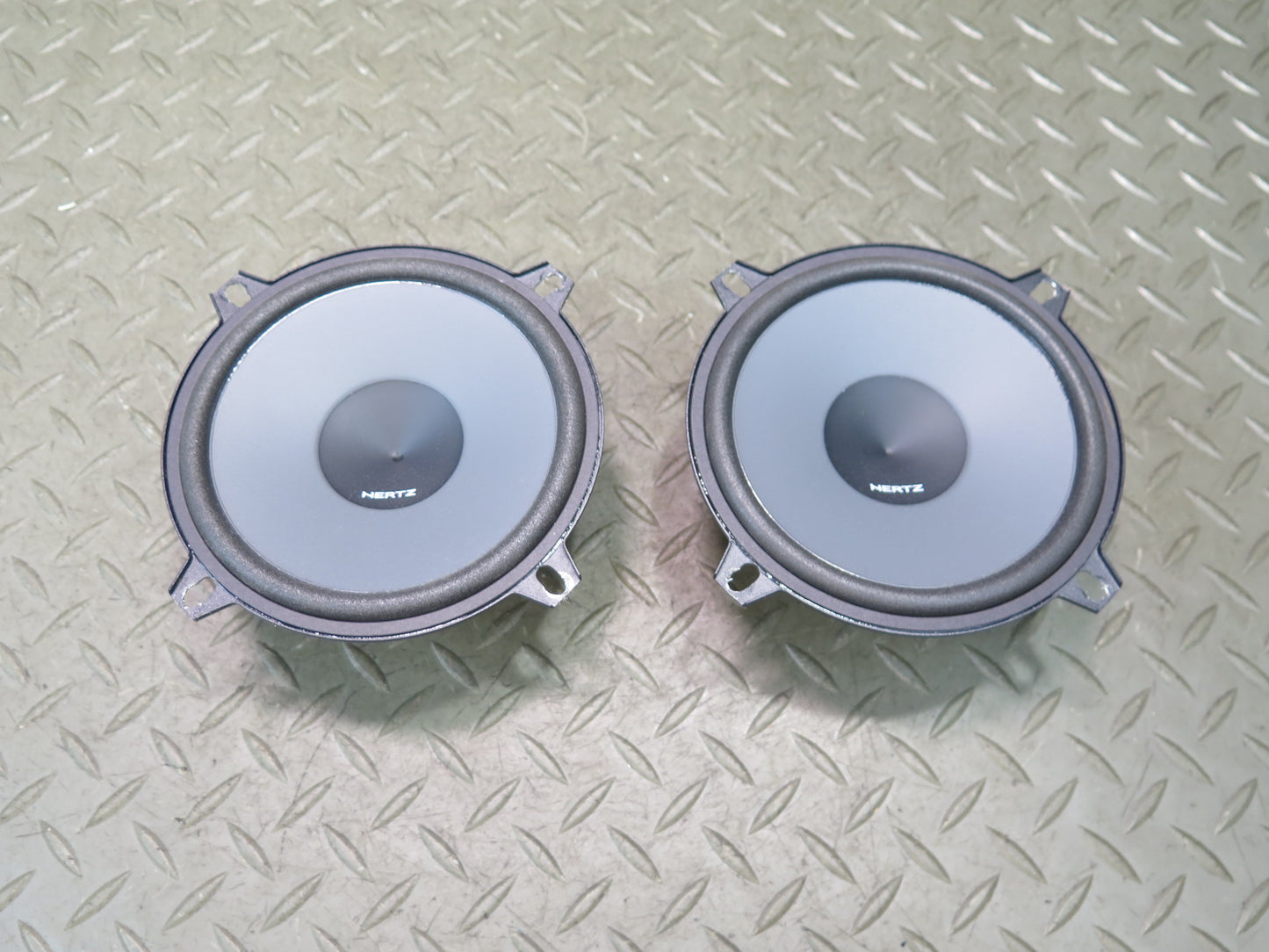 Set of 2 Hertz UNO V 130 Speaker