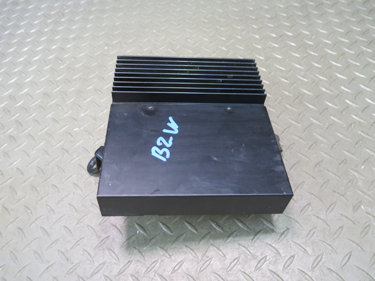 96-02 BMW E36/7 Z3 Audio System Hifi Amplifier AMP w Bracket OEM