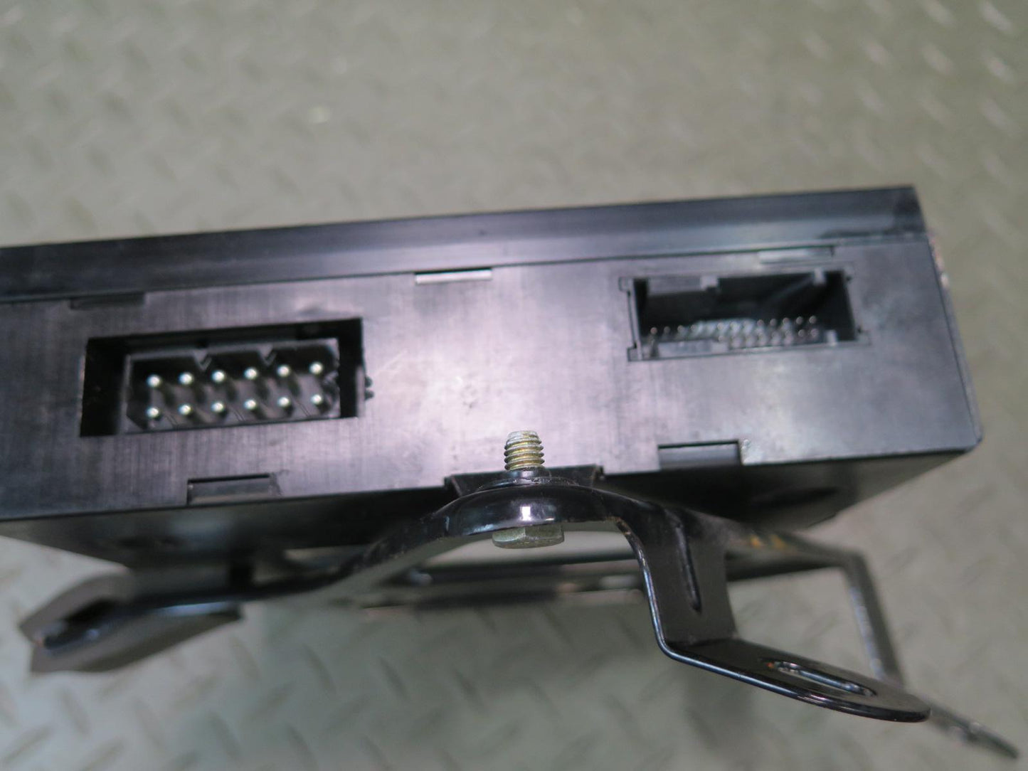 96-02 BMW E36/7 Z3 Audio System Hifi Amplifier AMP w Bracket OEM