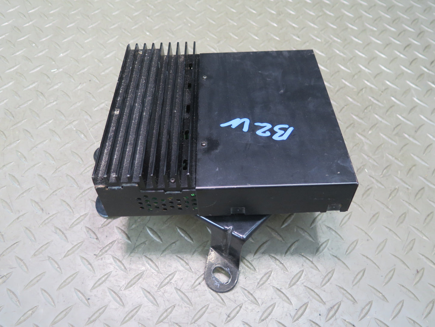 96-02 BMW E36/7 Z3 Audio System Hifi Amplifier AMP w Bracket OEM