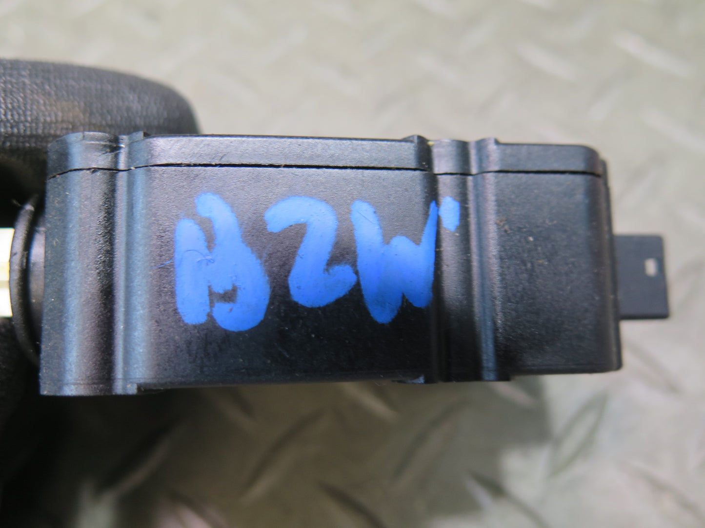 96-02 BMW E36/7 Z3 Rear Trunk Lid Lock Latch Actuator Motor 8361140 OEM