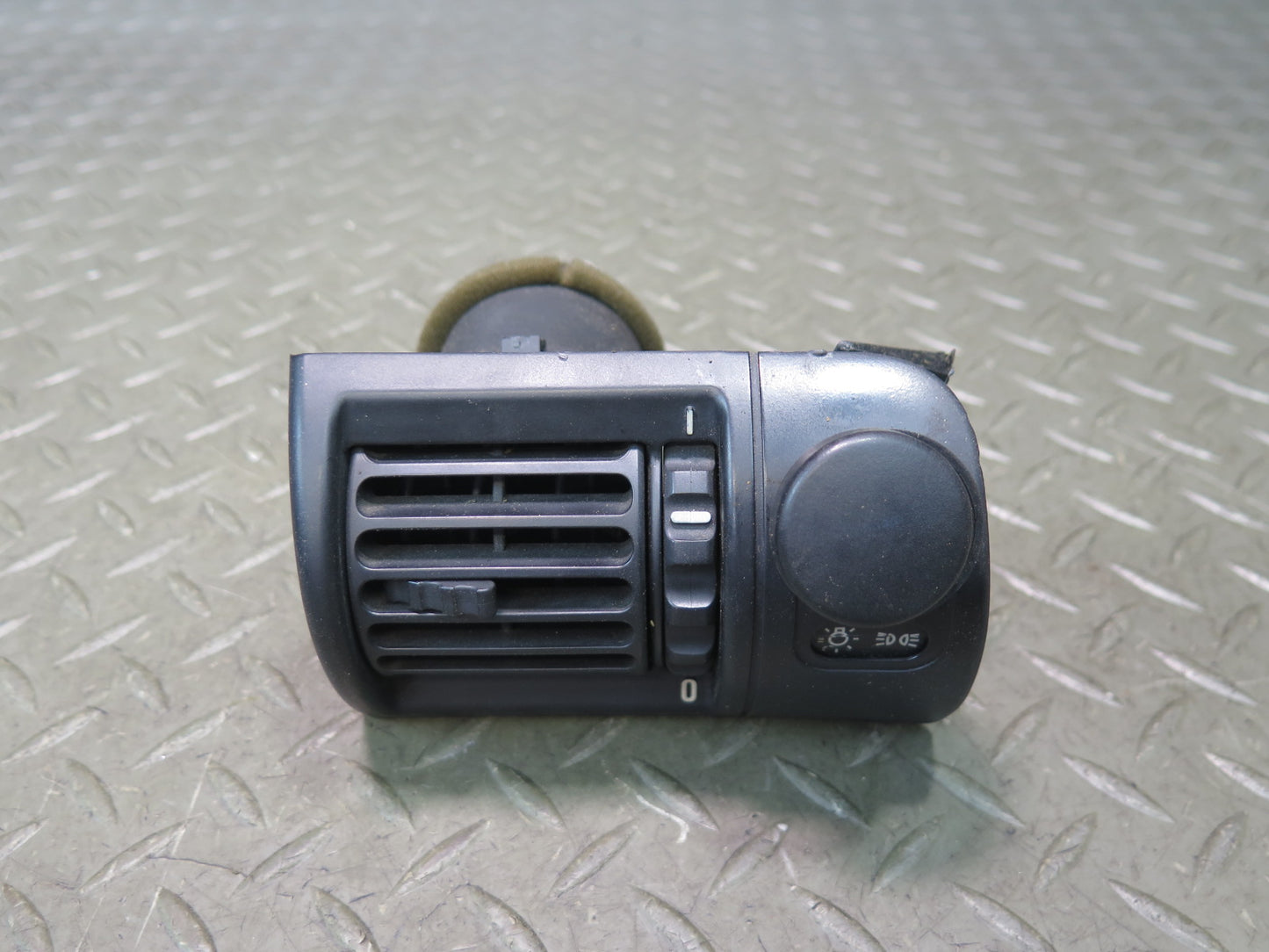 96-02 BMW E36/7 Z3 Set of 3 Dash Front Left Center Right Air Vent w Switch OEM