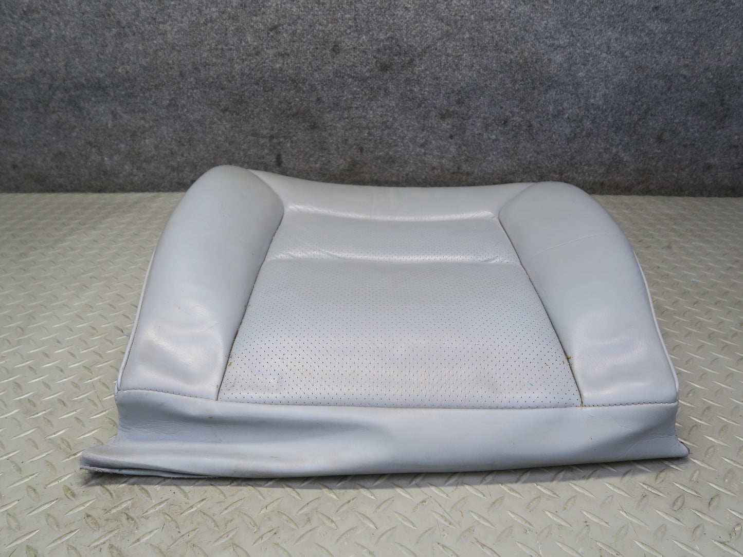 89-91 Mercedes W126 Sedan Front Right Heated Seat Lower Leather Cushion Gray OEM