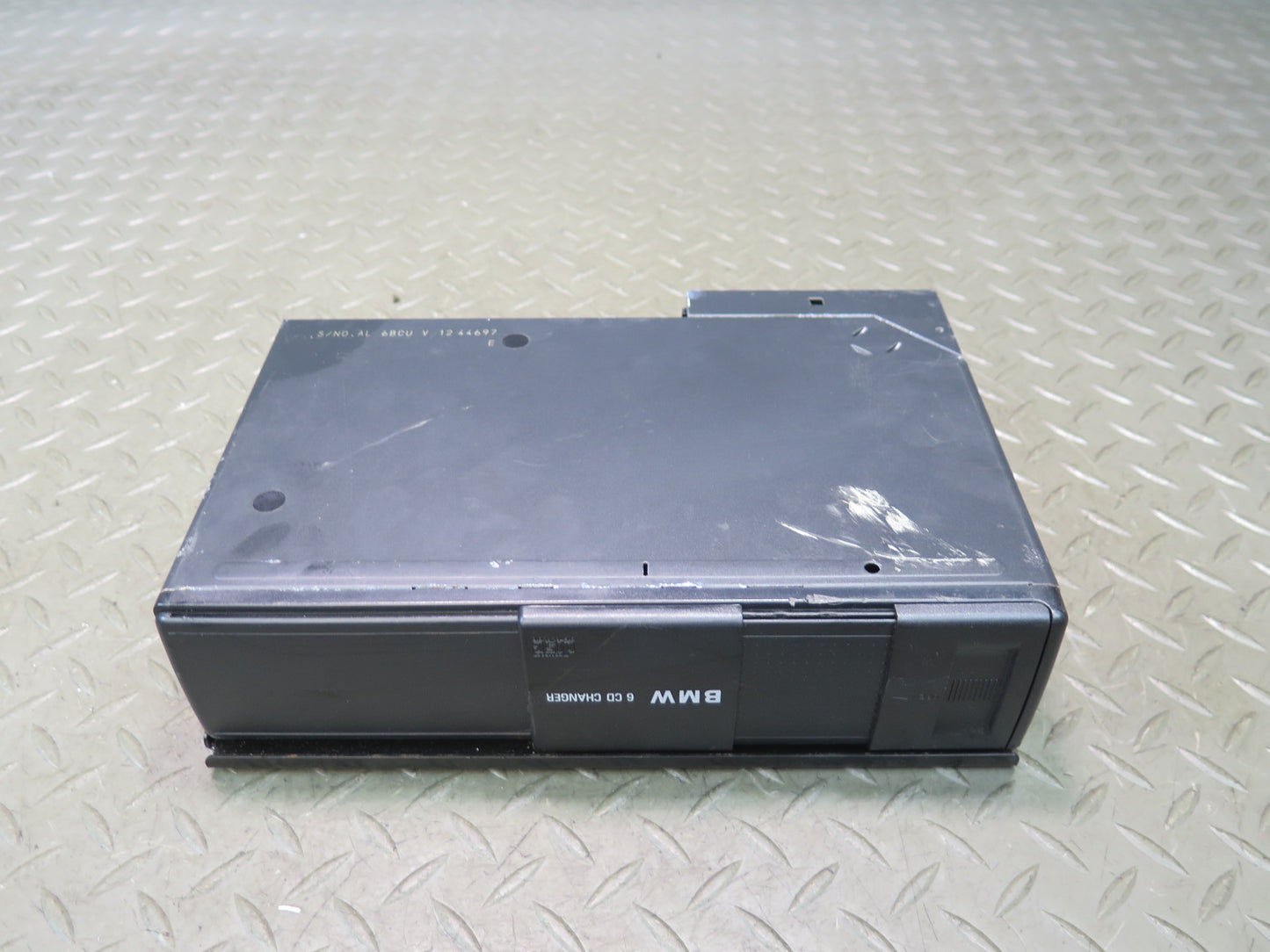 96-99 BMW E36/7 Z3 CD Changer w Magazine & Bracket Mount 1469404 OEM