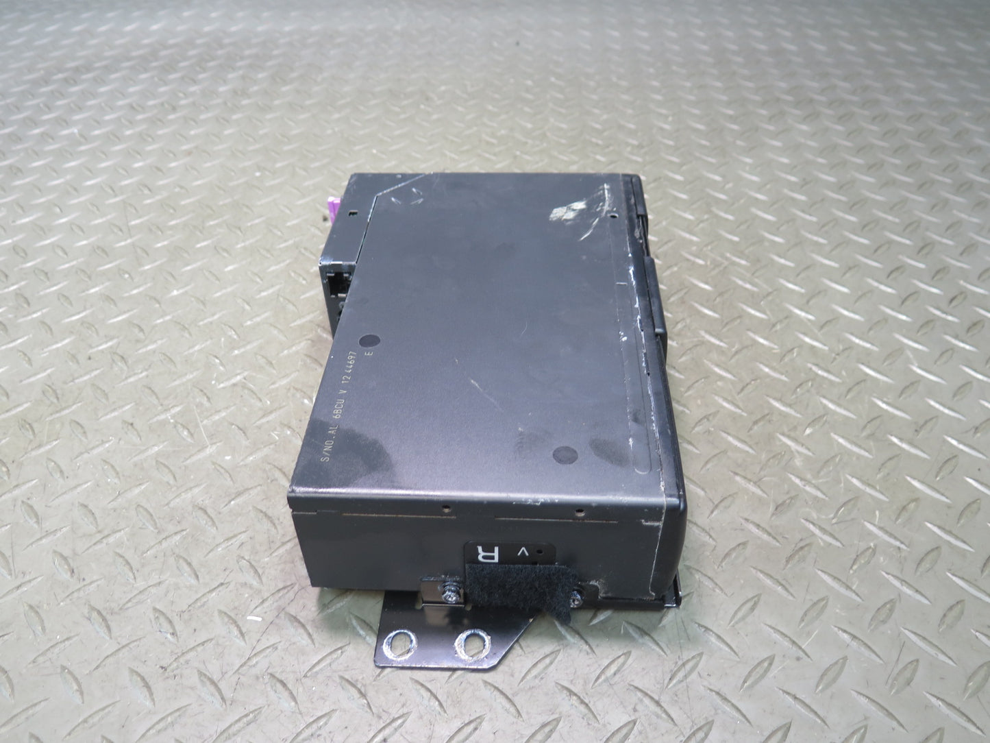 96-99 BMW E36/7 Z3 CD Changer w Magazine & Bracket Mount 1469404 OEM