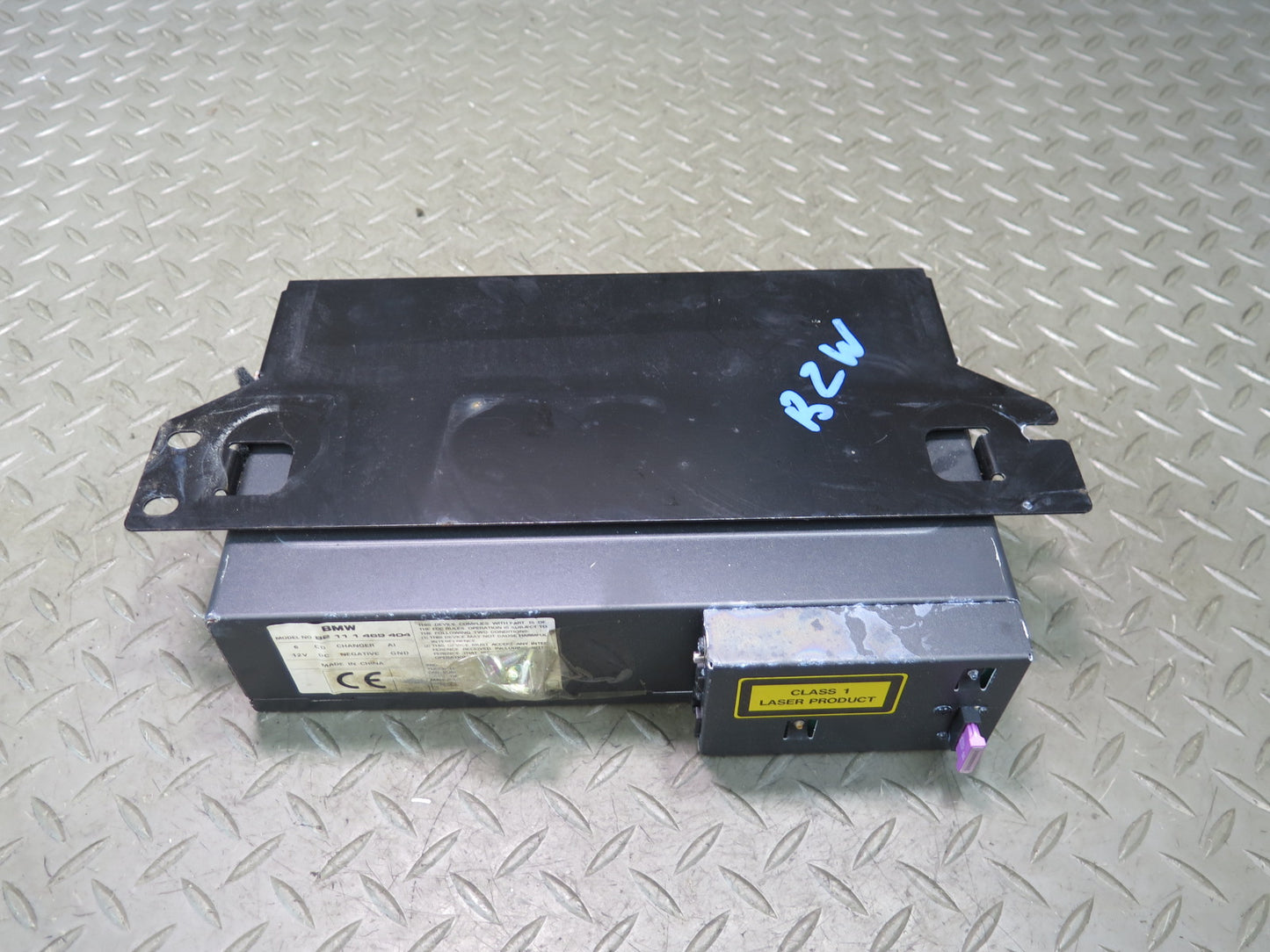 96-99 BMW E36/7 Z3 CD Changer w Magazine & Bracket Mount 1469404 OEM