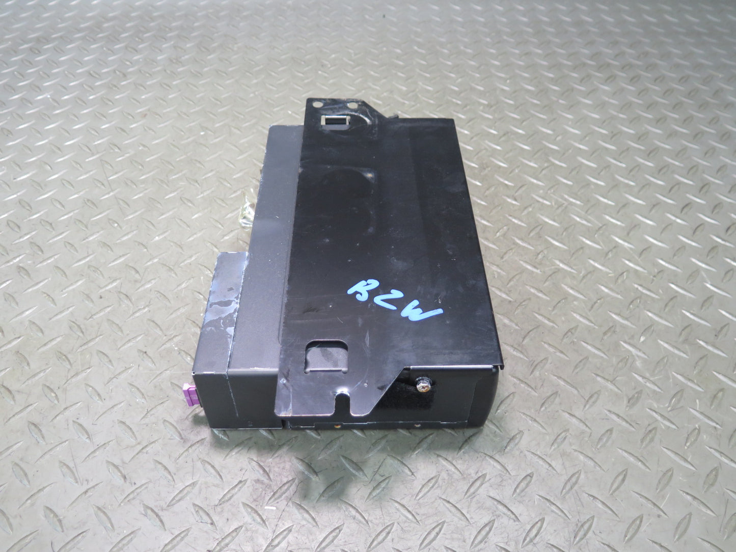 96-99 BMW E36/7 Z3 CD Changer w Magazine & Bracket Mount 1469404 OEM