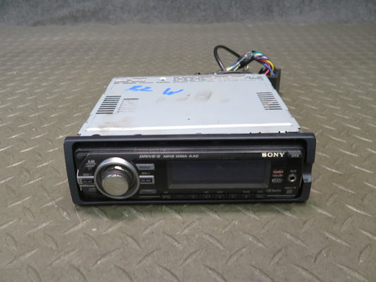 Sony CDX-GT520 AM FM Radio CD MP3 AUX Player