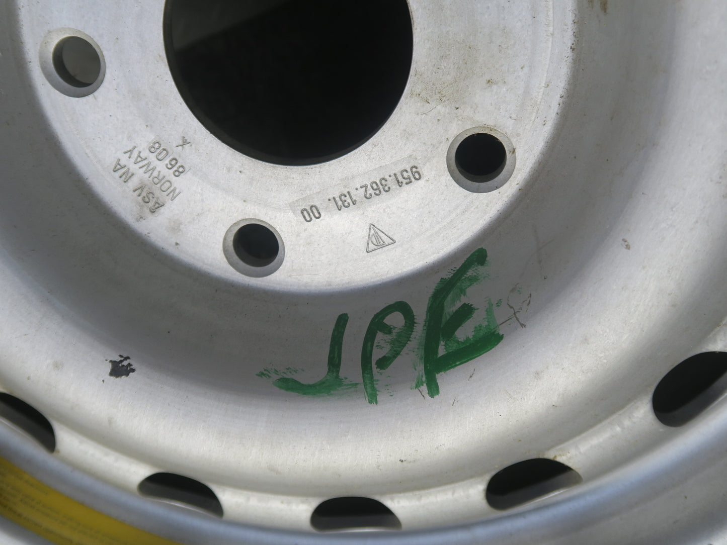1984-1991 Porsche 928 Spare Tire R15" Wheel 16x5.5J ET30 165-15 95136213100