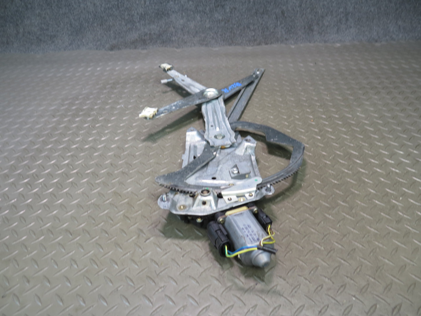 96-02 BMW E36/7 Z3 Roadster Right Passenger Door Window Regulator w Motor OEM