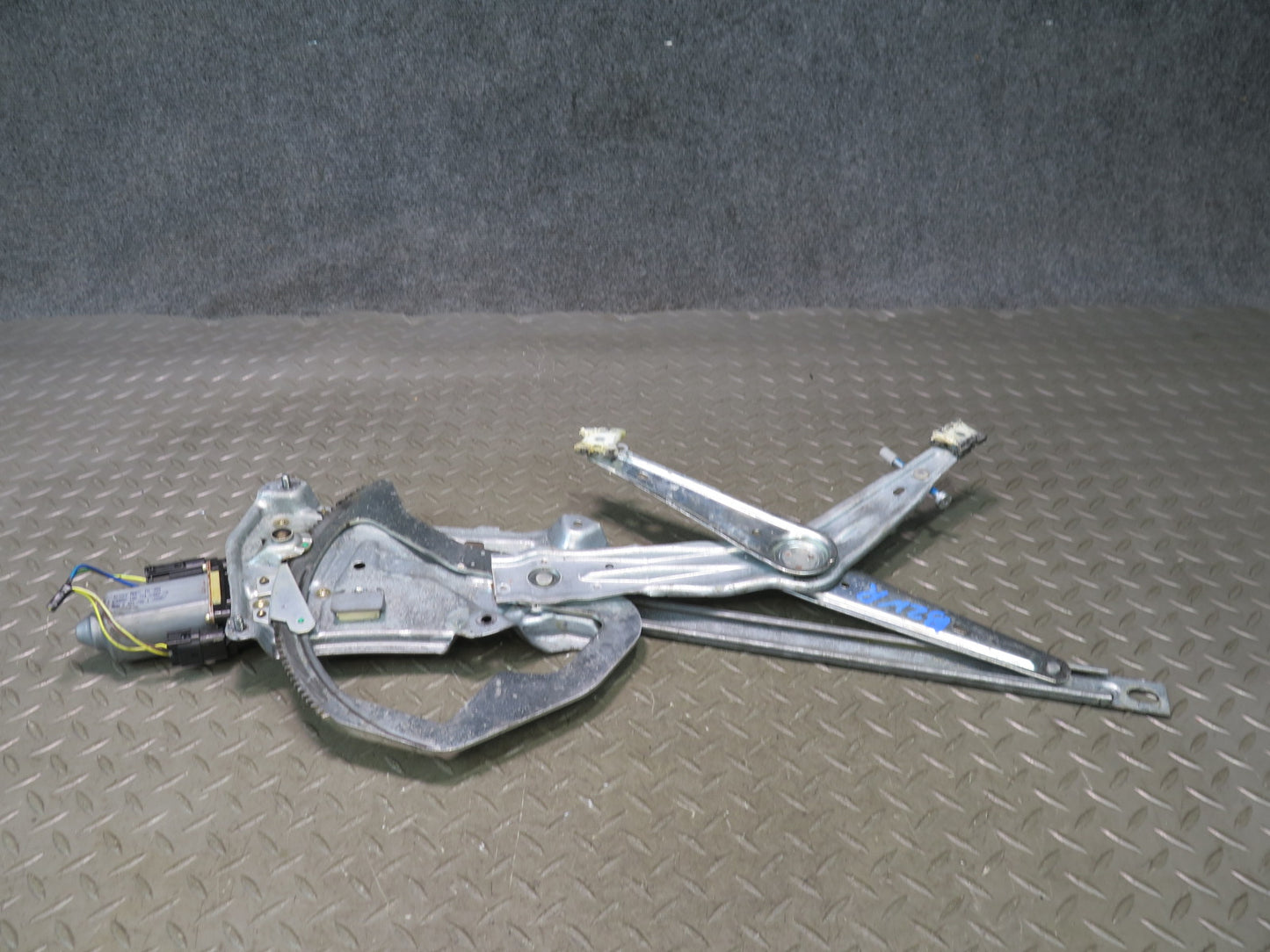 96-02 BMW E36/7 Z3 Roadster Right Passenger Door Window Regulator w Motor OEM