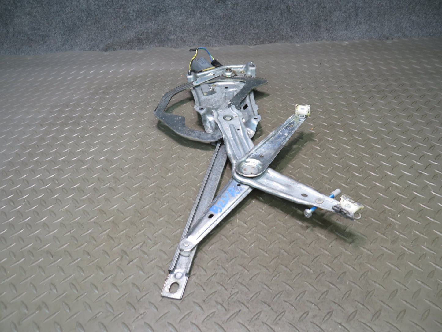 96-02 BMW E36/7 Z3 Roadster Right Passenger Door Window Regulator w Motor OEM