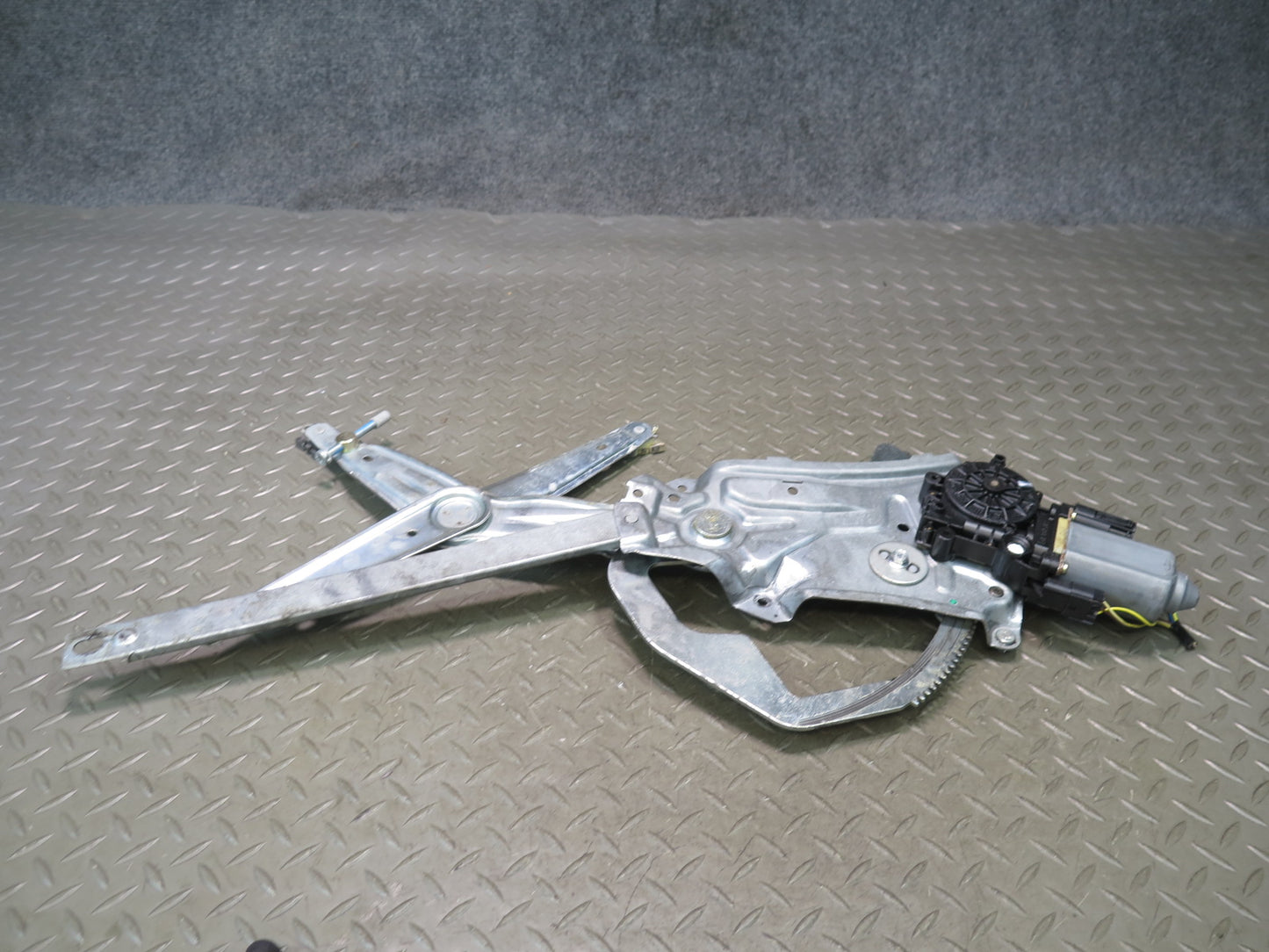 96-02 BMW E36/7 Z3 Roadster Right Passenger Door Window Regulator w Motor OEM