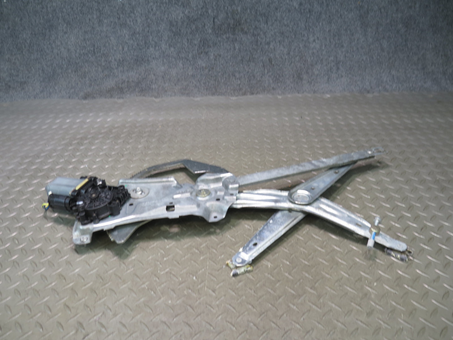 96-02 BMW E36/7 Z3 Roadster Right Passenger Door Window Regulator w Motor OEM