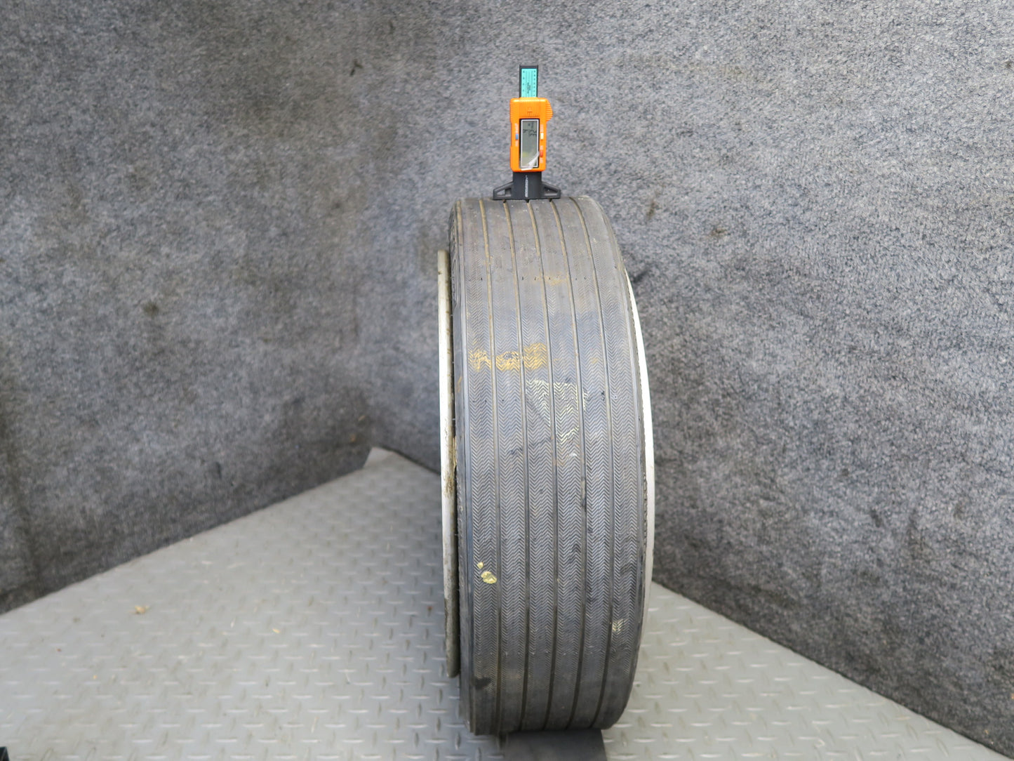1984-1991 Porsche 928 Spare Tire R15" Wheel 16x5.5J ET30 165-15 95136213100