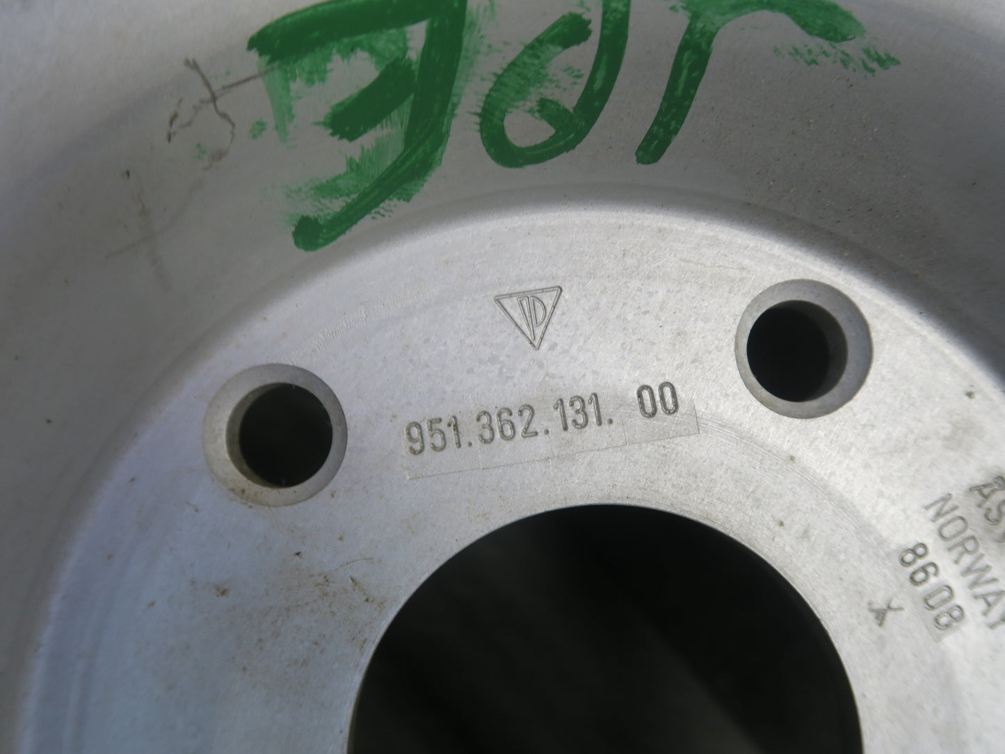 1984-1991 Porsche 928 Spare Tire R15" Wheel 16x5.5J ET30 165-15 95136213100