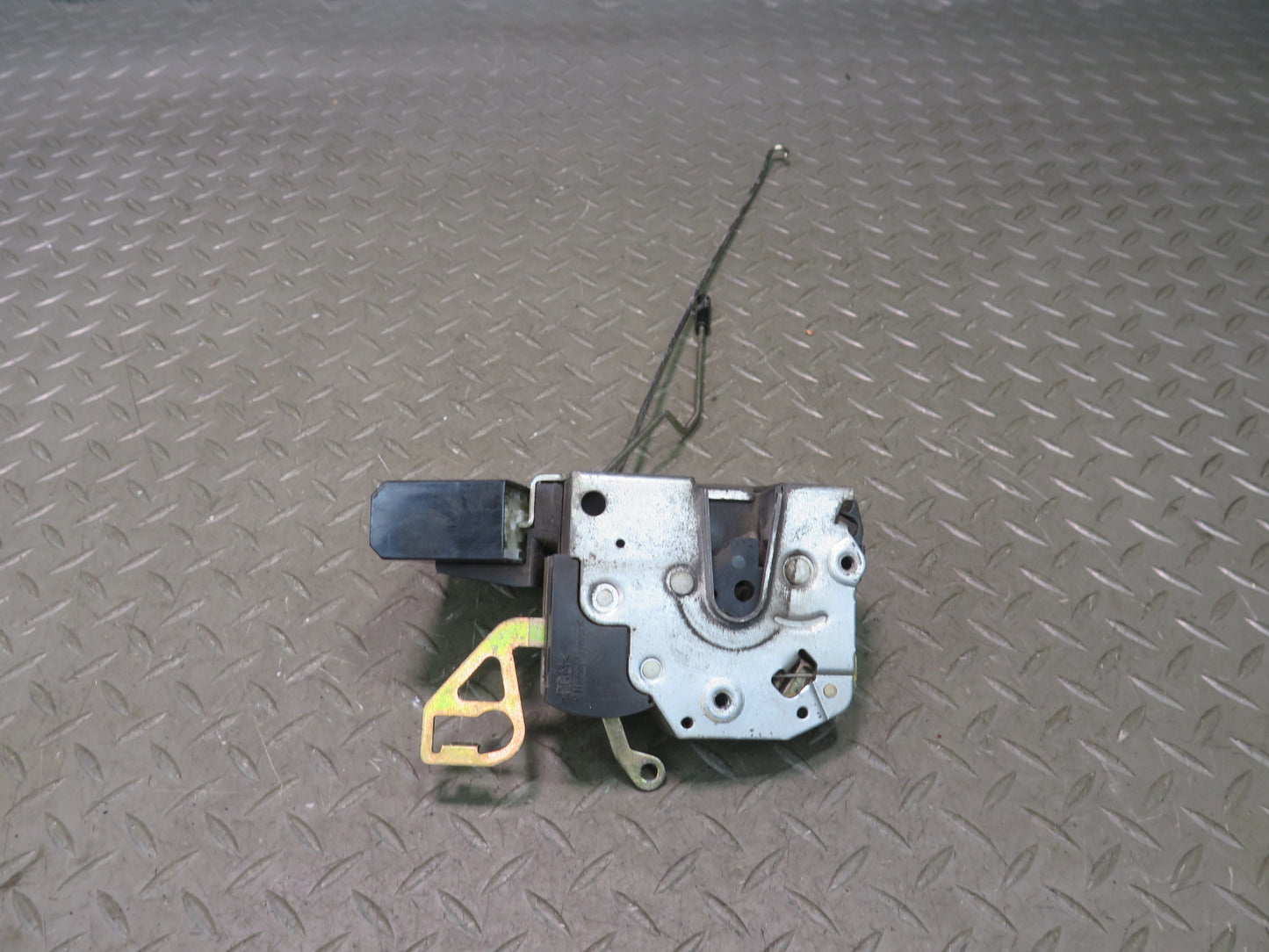 96-02 BMW E36/7 Z3 Left Driver Door Lock Latch Actuator 8397731 OEM