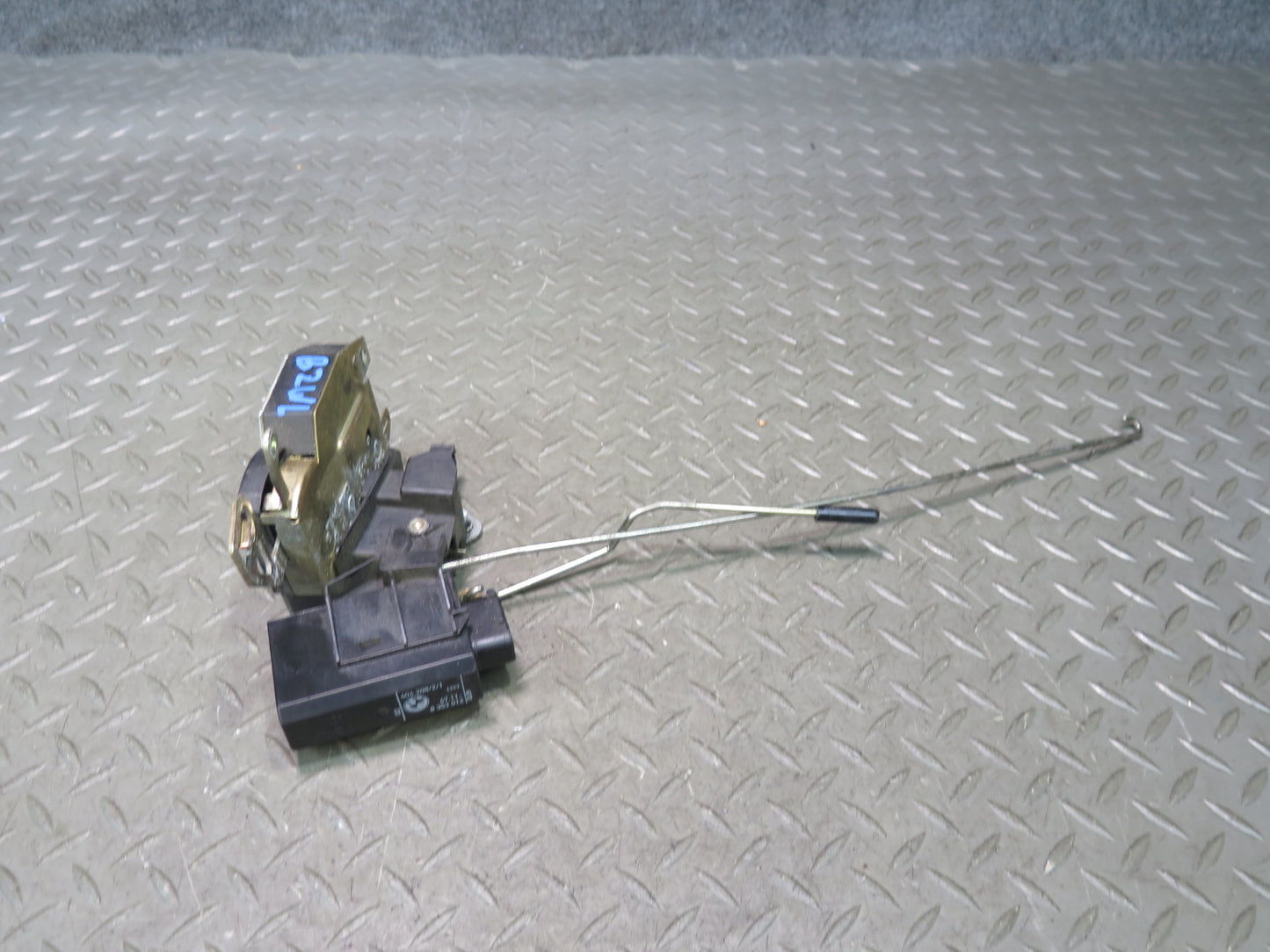 96-02 BMW E36/7 Z3 Left Driver Door Lock Latch Actuator 8397731 OEM