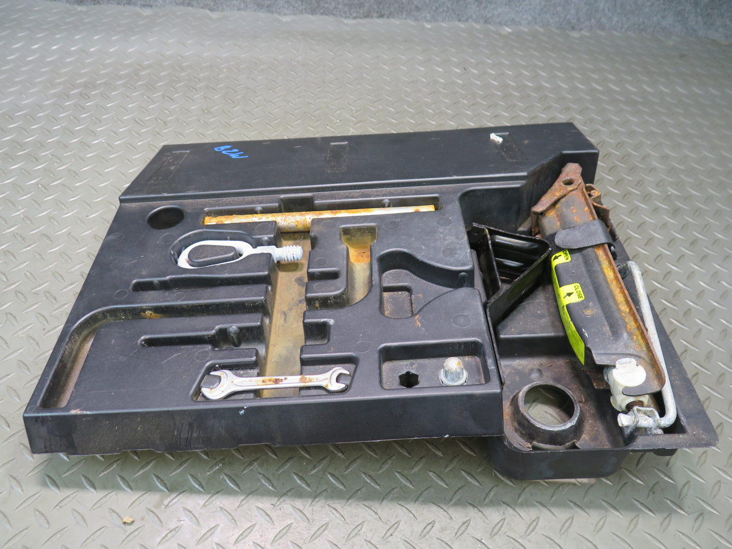97-02 BMW E36/7 Z3 Roadster Spare Tire Lift Jack Tool KIT Tray Holder Set OEM