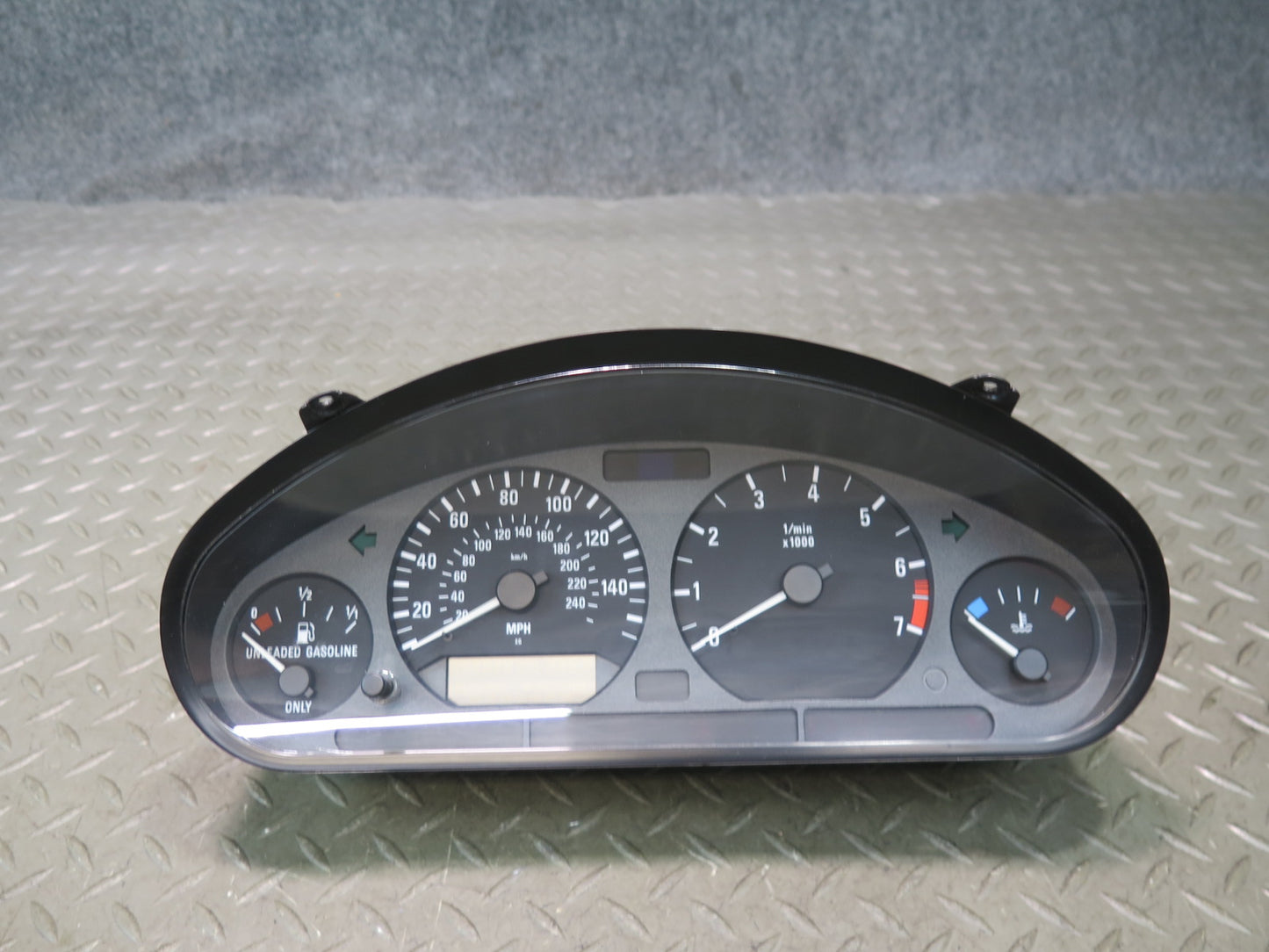96-98 BMW E36/7 Z3 1.9L Roadster M/T Instrument Cluster Gauge Speedometer OEM