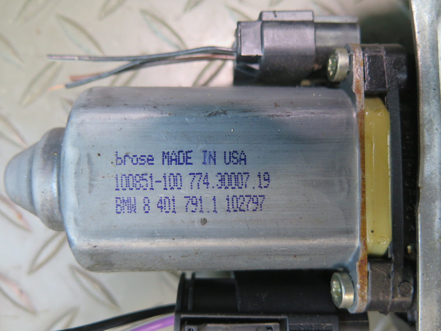 96-02 BMW E36/7 Z3 Roadster Left Driver Door Window Regulator w Motor OEM