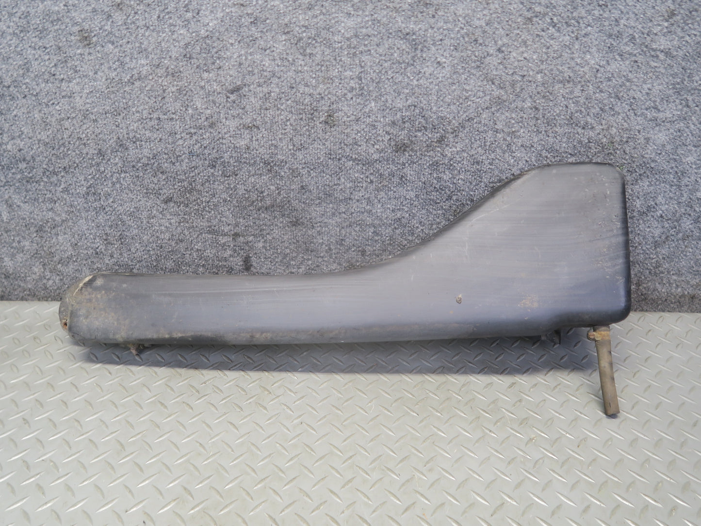 1984-1991 Porsche 928 Fuel Evap Vapor Expansion Tank 92820101305