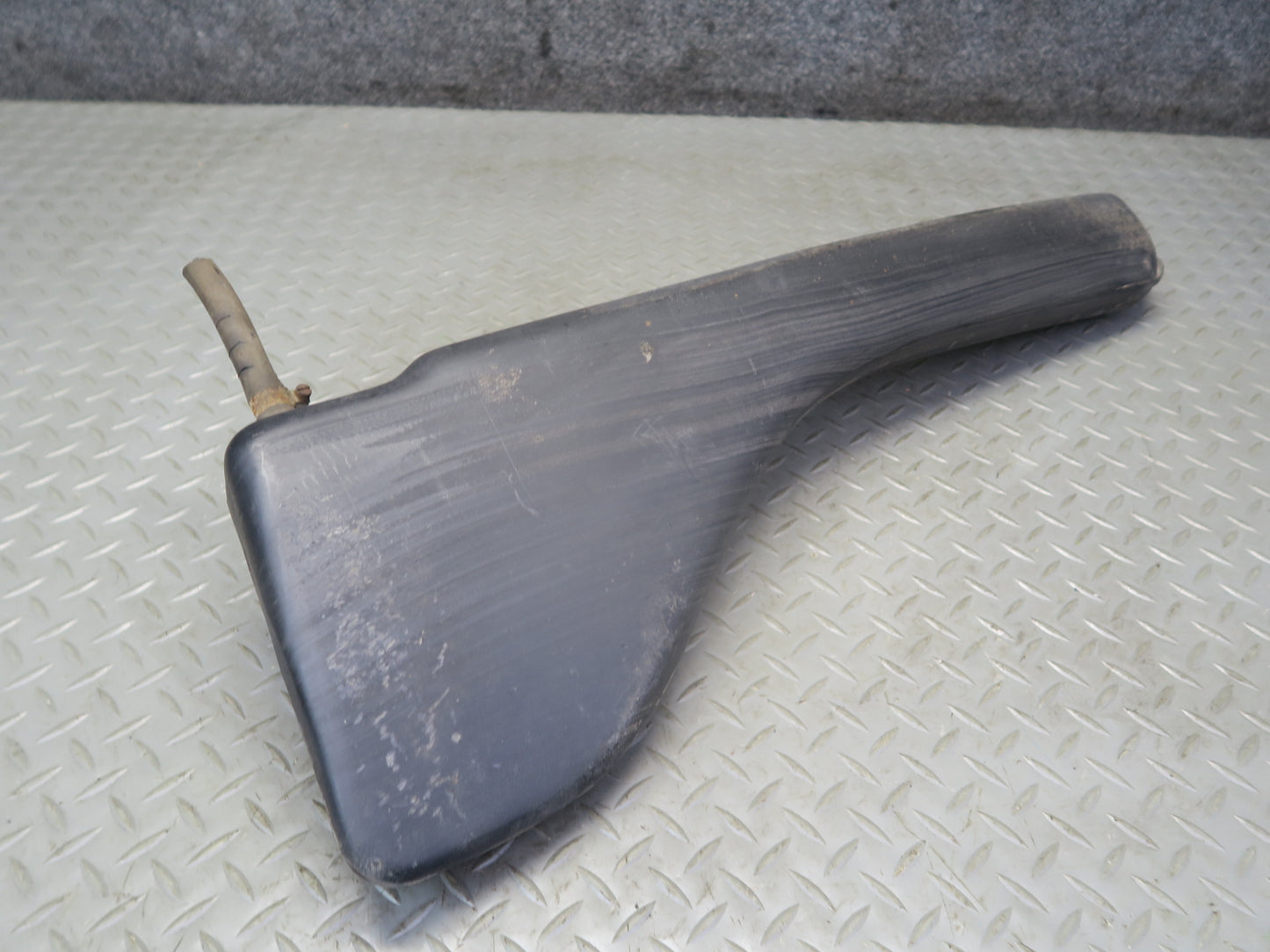 1984-1991 Porsche 928 Fuel Evap Vapor Expansion Tank 92820101305