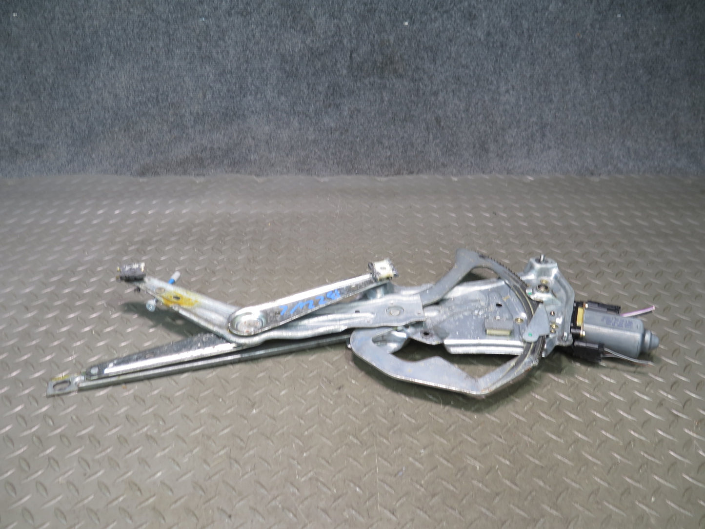 96-02 BMW E36/7 Z3 Roadster Left Driver Door Window Regulator w Motor OEM