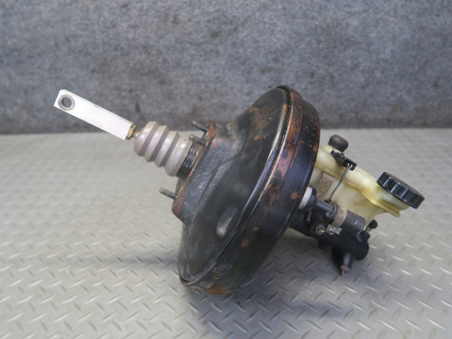 1984-1991 Porsche 928 Brake Master Cylinder Booster Fluid Reservoir 92835502524
