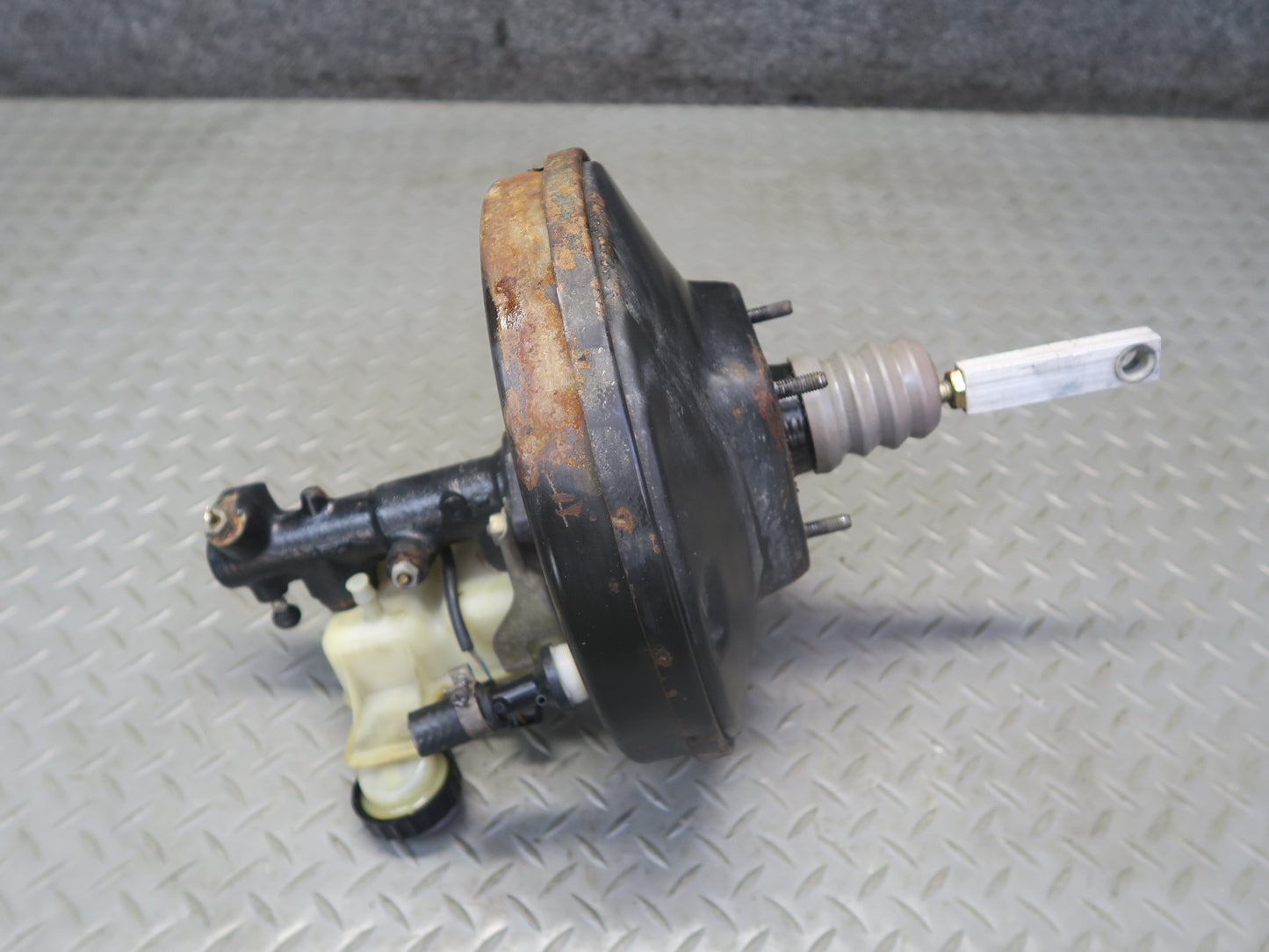 1984-1991 Porsche 928 Brake Master Cylinder Booster Fluid Reservoir 92835502524