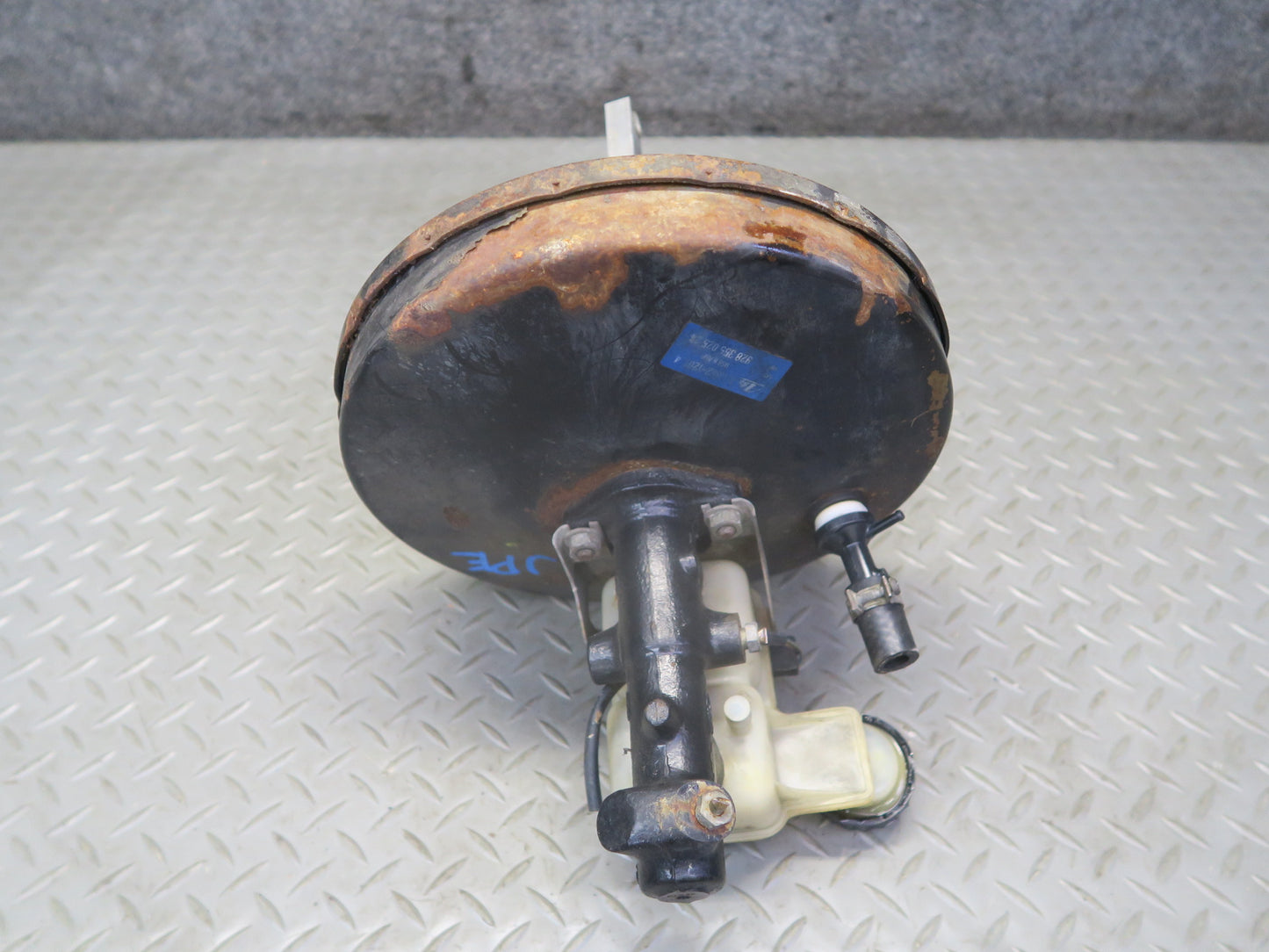 1984-1991 Porsche 928 Brake Master Cylinder Booster Fluid Reservoir 92835502524