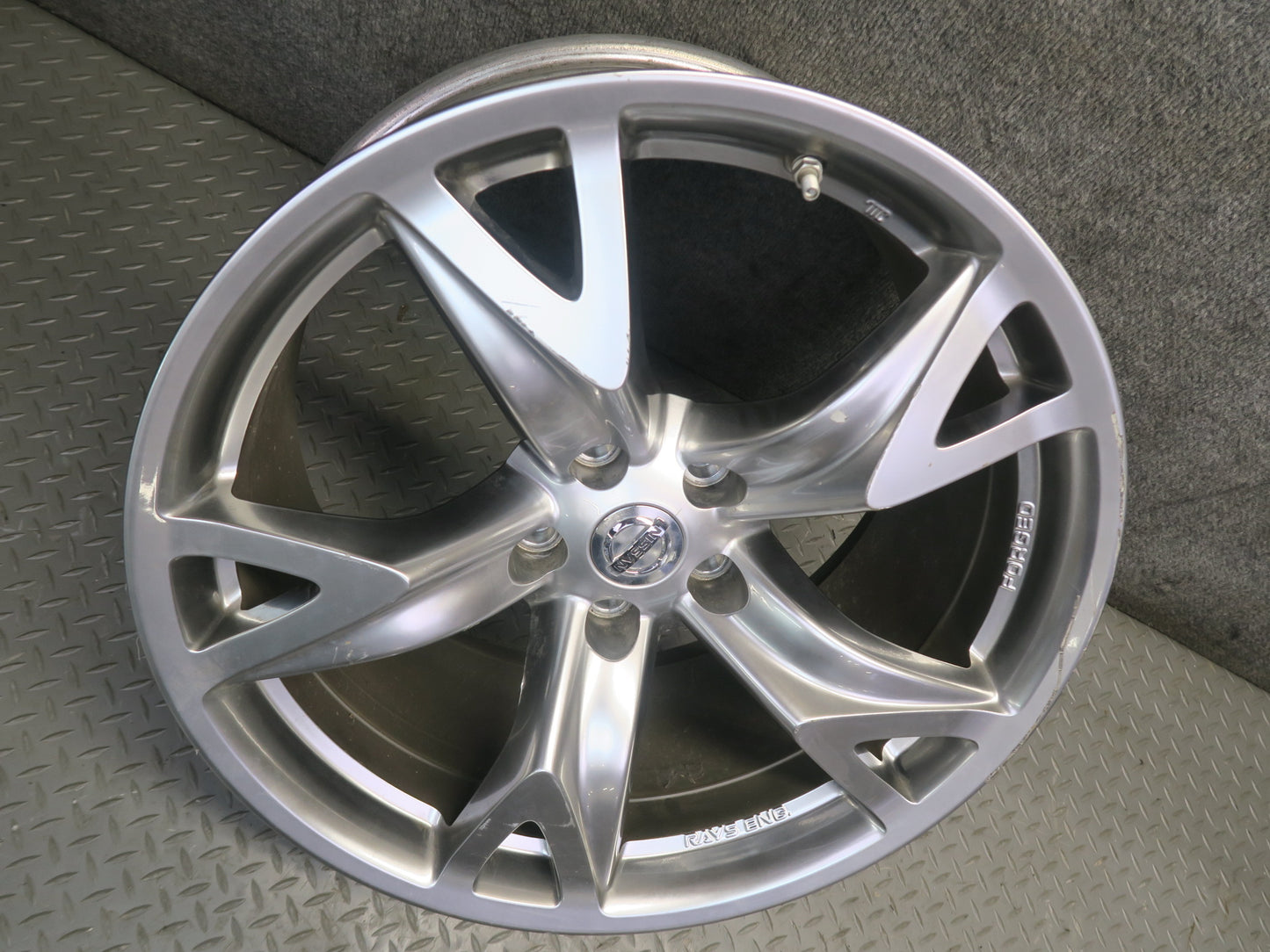 09-20 Nissan Z34 370Z Rear R19" Wheel Rim 19x10 ET30 OEM