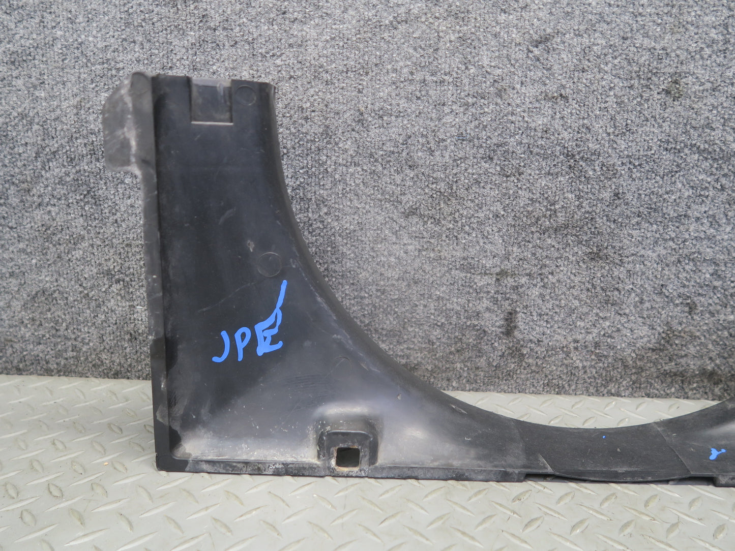1984-1986 Porsche 928 Engine Motor Radiator Cooling Fan Lower Shroud Part