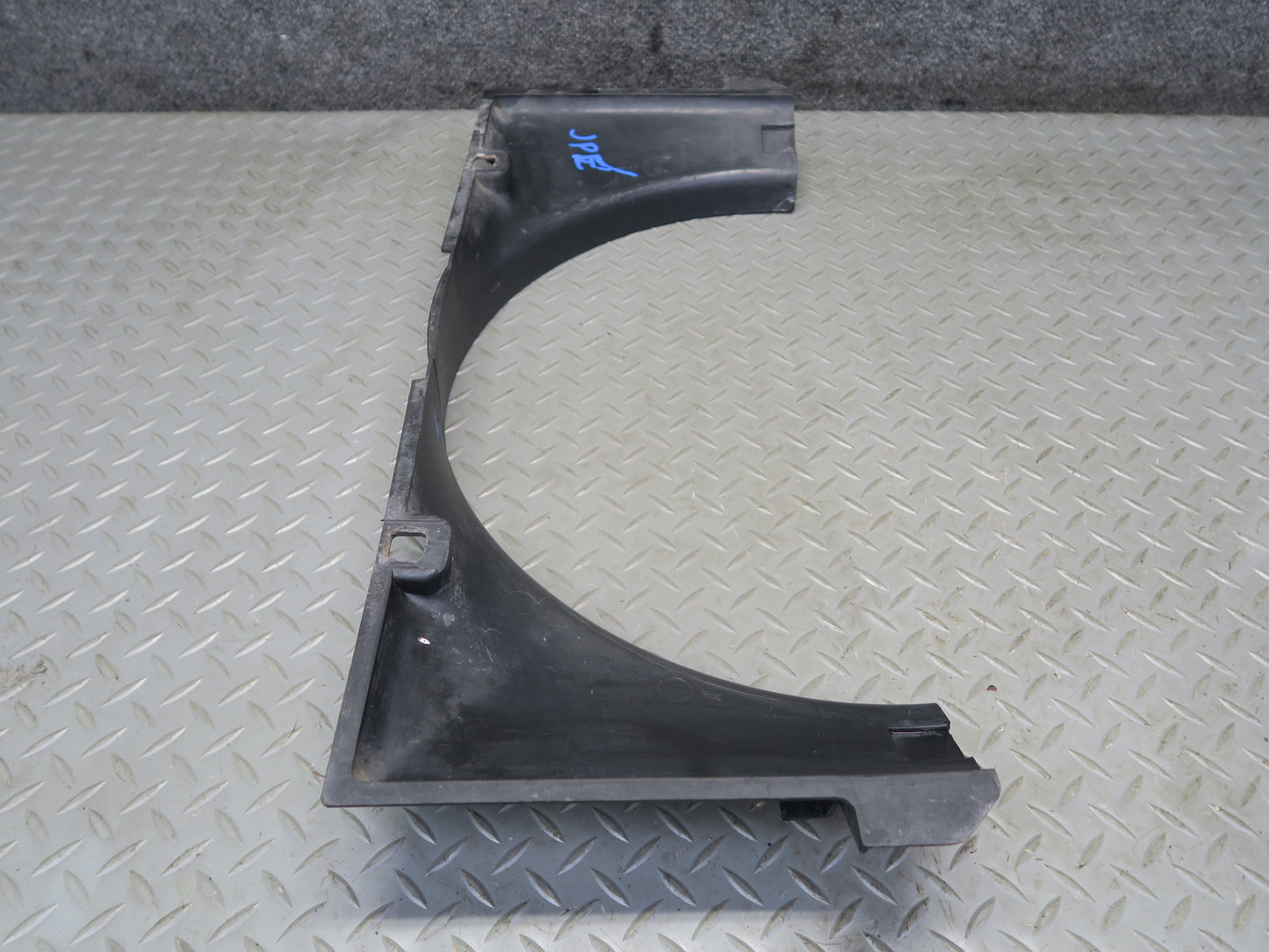 1984-1986 Porsche 928 Engine Motor Radiator Cooling Fan Lower Shroud Part