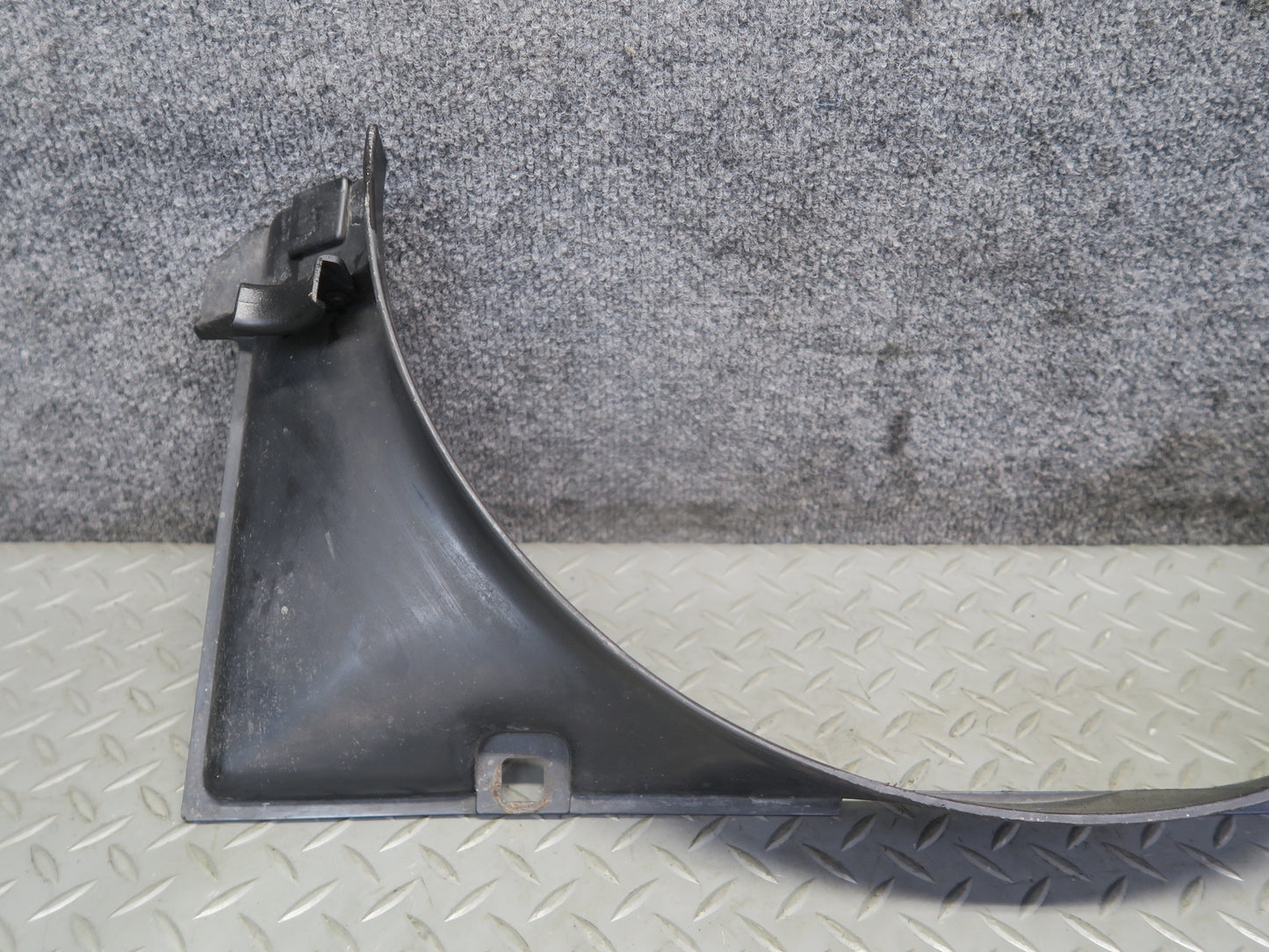 1984-1986 Porsche 928 Engine Motor Radiator Cooling Fan Lower Shroud Part