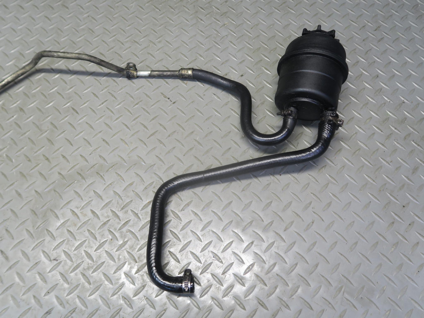 1985-1986 Porsche 928 Power Steering Fluid Reservoir Tank w Lines
