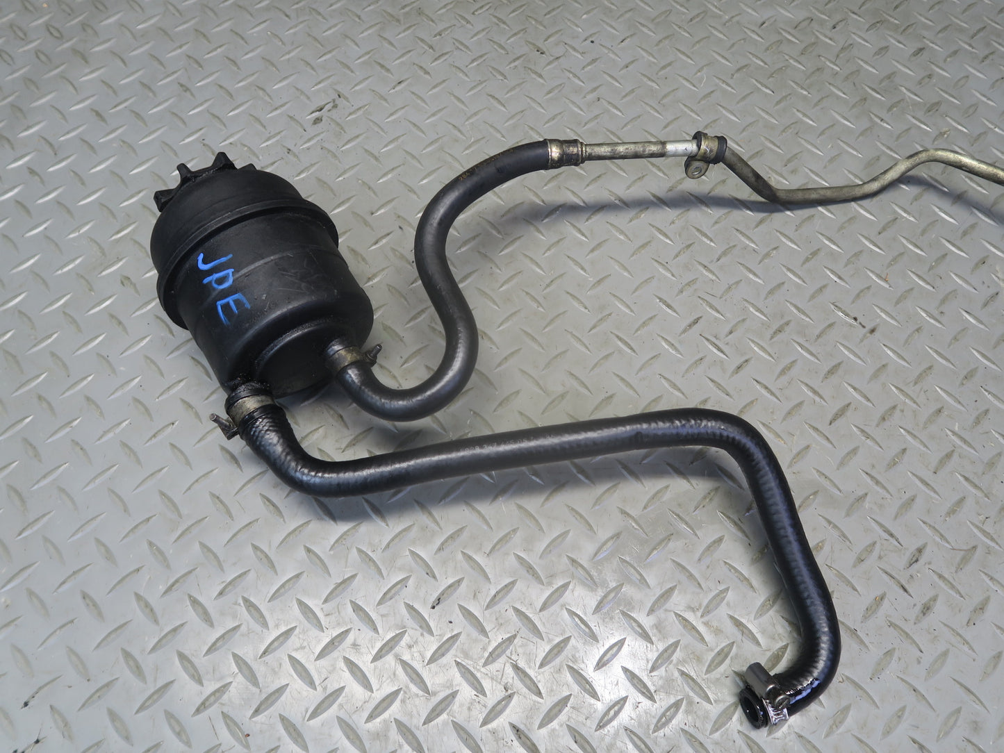 1985-1986 Porsche 928 Power Steering Fluid Reservoir Tank w Lines