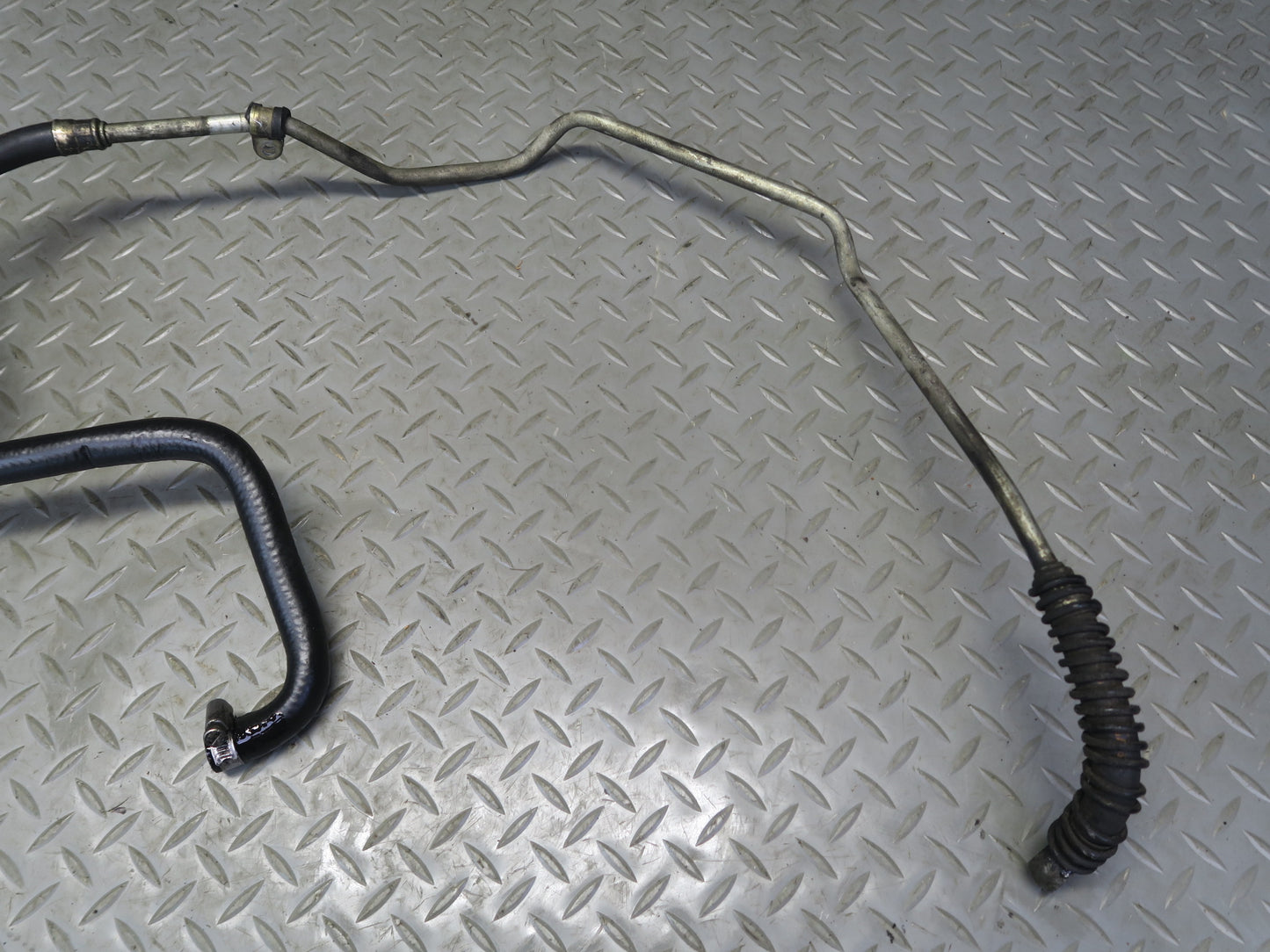 1985-1986 Porsche 928 Power Steering Fluid Reservoir Tank w Lines