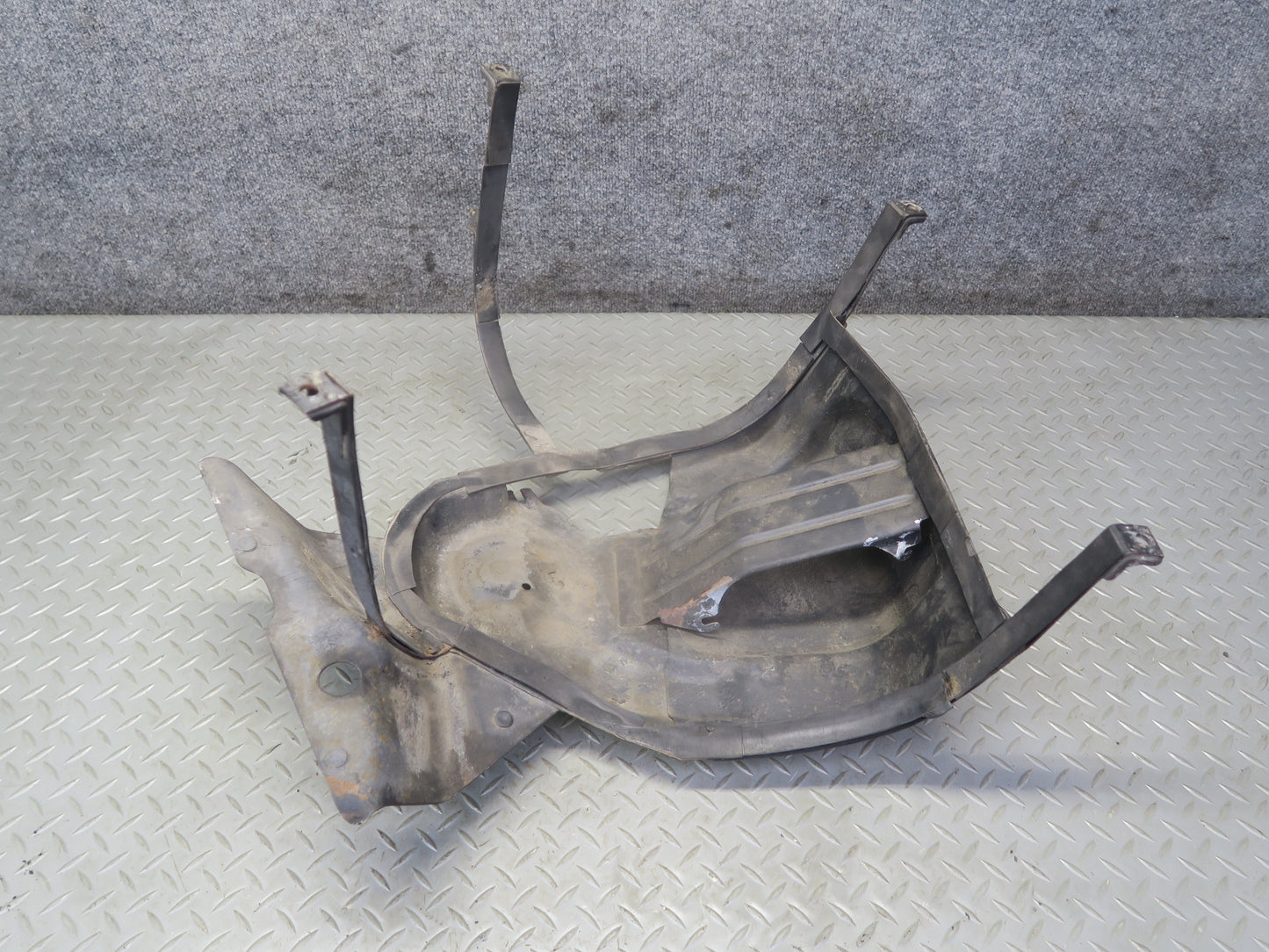 1984-1986 Porsche 928 Fuel Tank Mount Mounting Bracket Support