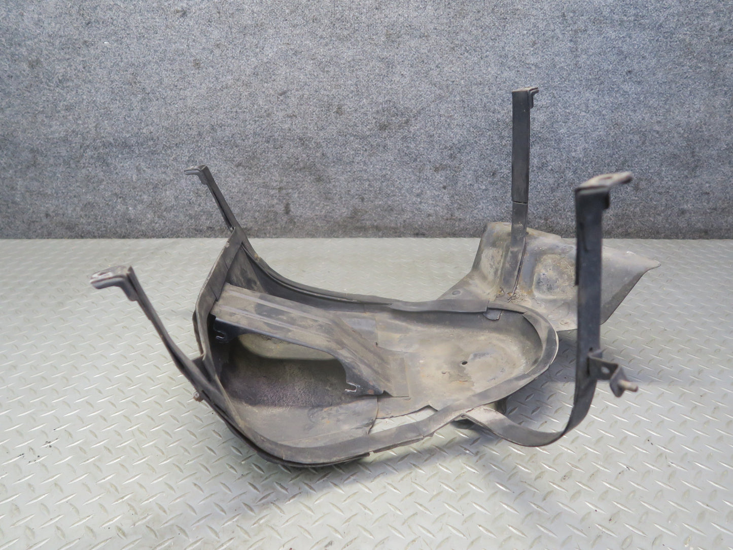 1984-1986 Porsche 928 Fuel Tank Mount Mounting Bracket Support