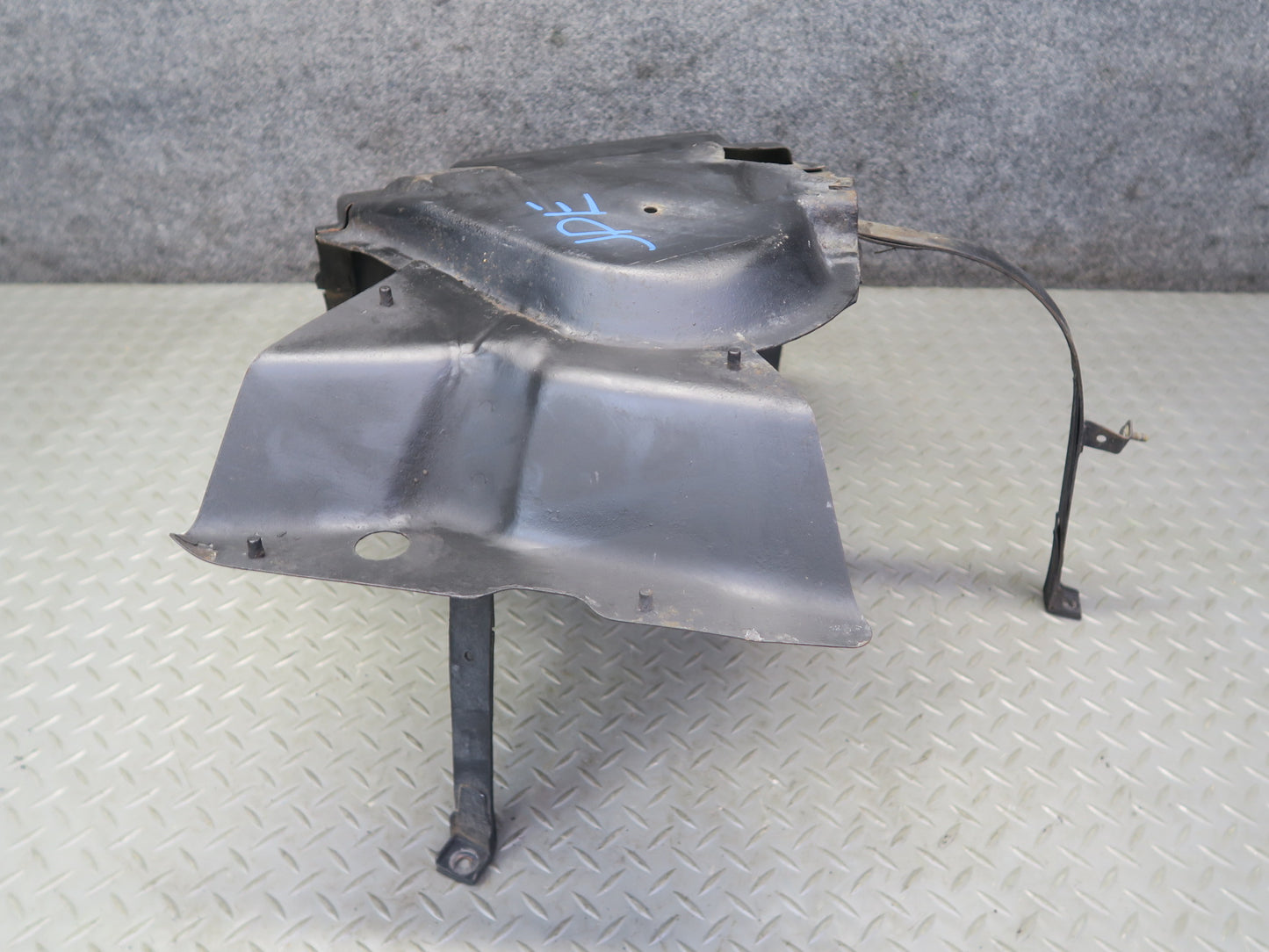 1984-1986 Porsche 928 Fuel Tank Mount Mounting Bracket Support