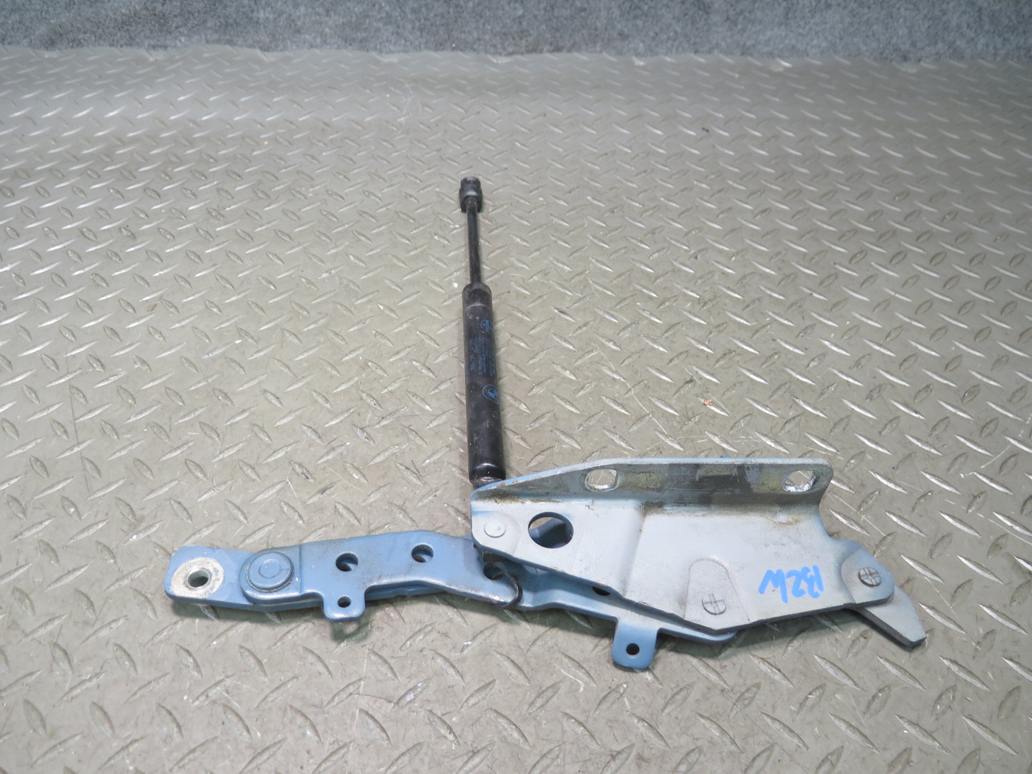 96-02 BMW E36/7 Z3 Set of 2 Front Left & Right Hood Bonnet Hinge w Support OEM