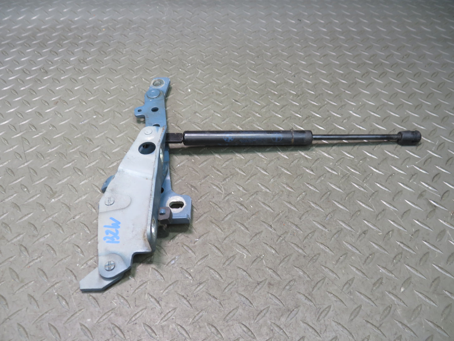 96-02 BMW E36/7 Z3 Set of 2 Front Left & Right Hood Bonnet Hinge w Support OEM