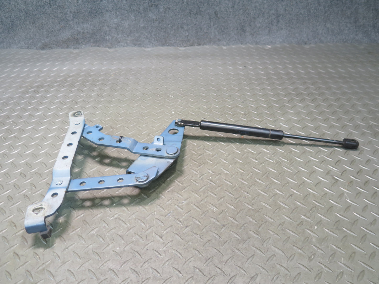 96-02 BMW E36/7 Z3 Set of 2 Front Left & Right Hood Bonnet Hinge w Support OEM