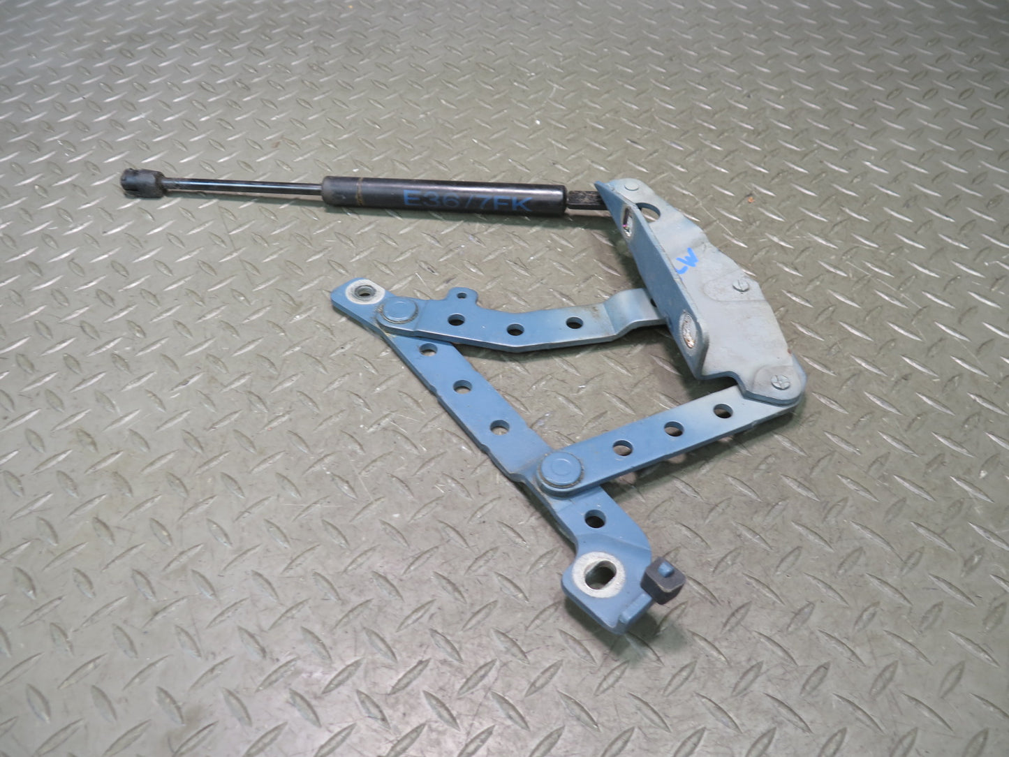 96-02 BMW E36/7 Z3 Set of 2 Front Left & Right Hood Bonnet Hinge w Support OEM