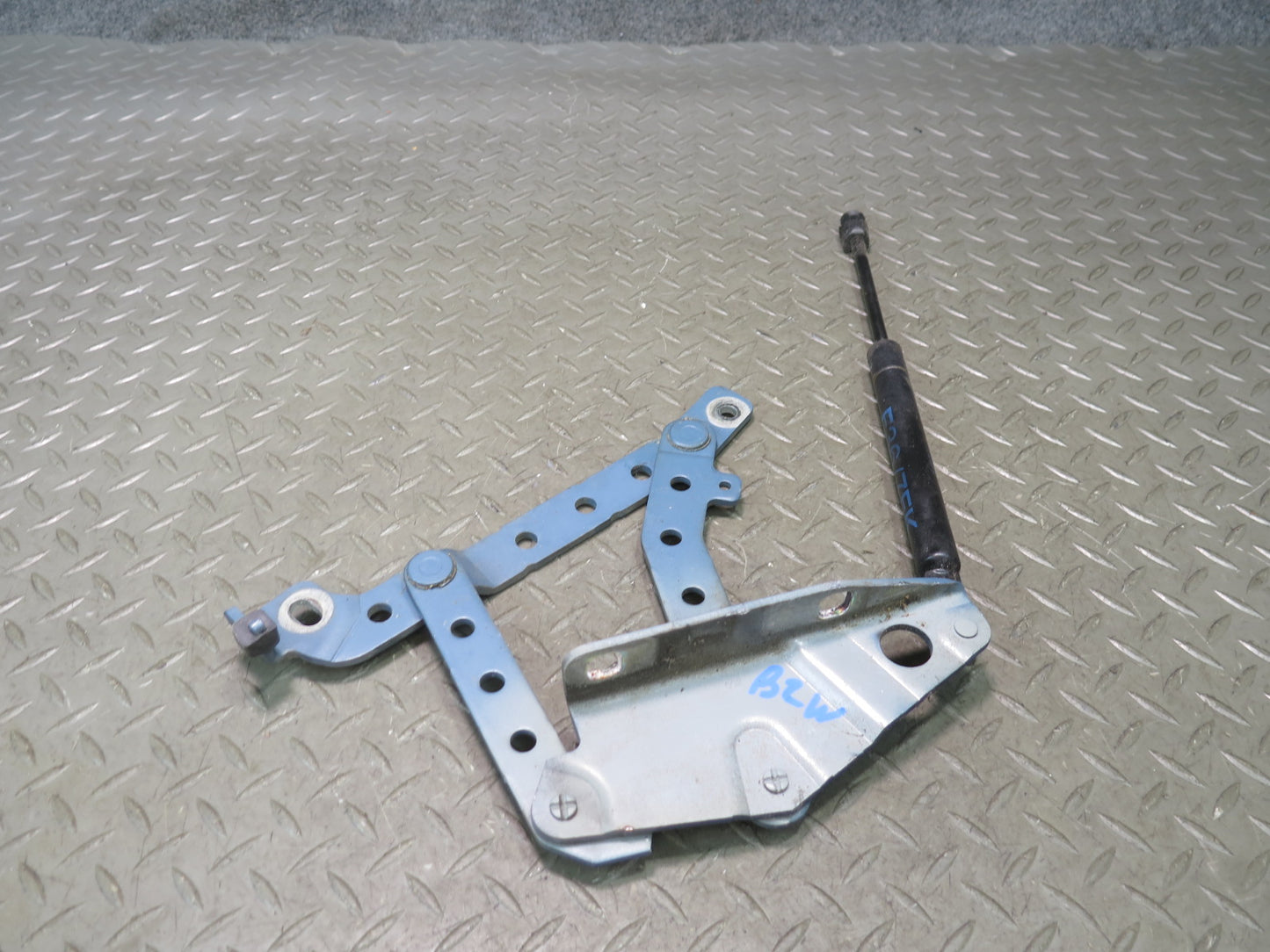 96-02 BMW E36/7 Z3 Set of 2 Front Left & Right Hood Bonnet Hinge w Support OEM